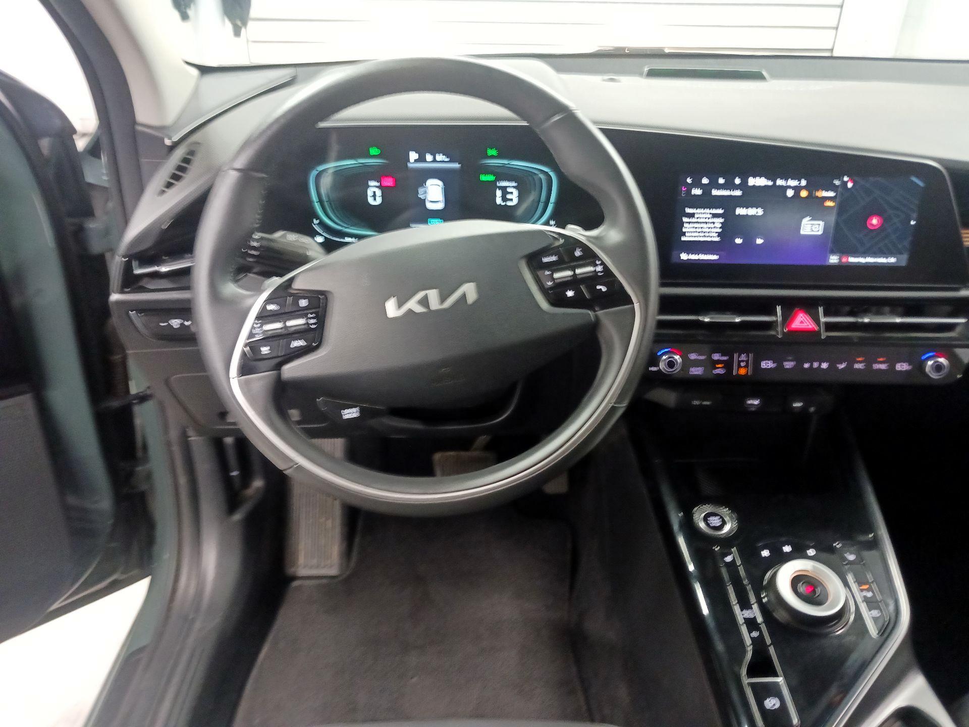 Thumbnail: 2023 Kia Niro - 10