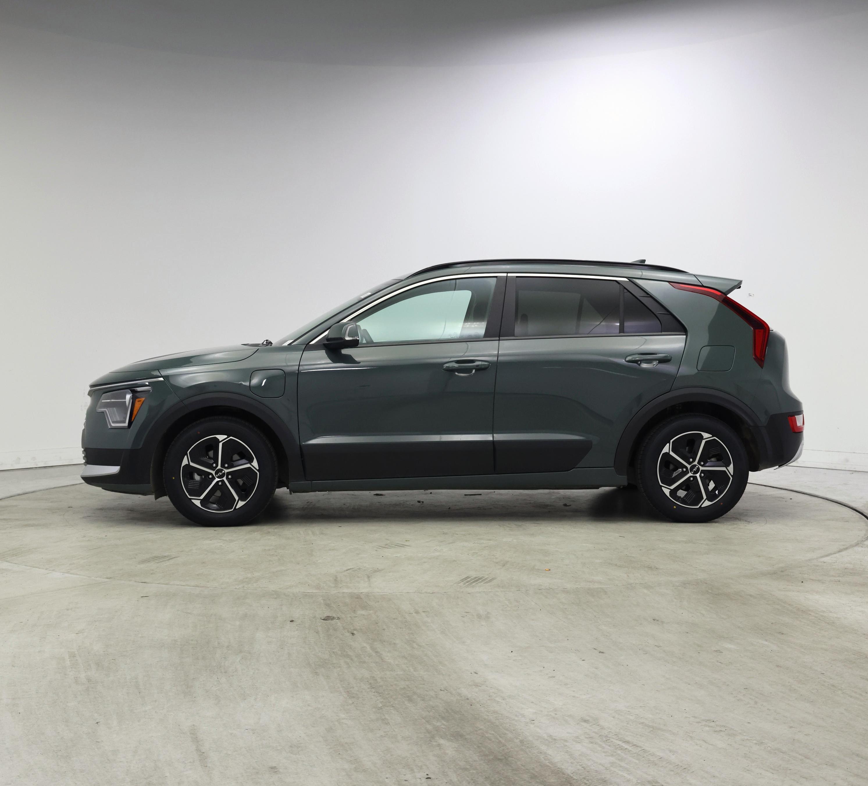 Thumbnail: 2023 Kia Niro - 3