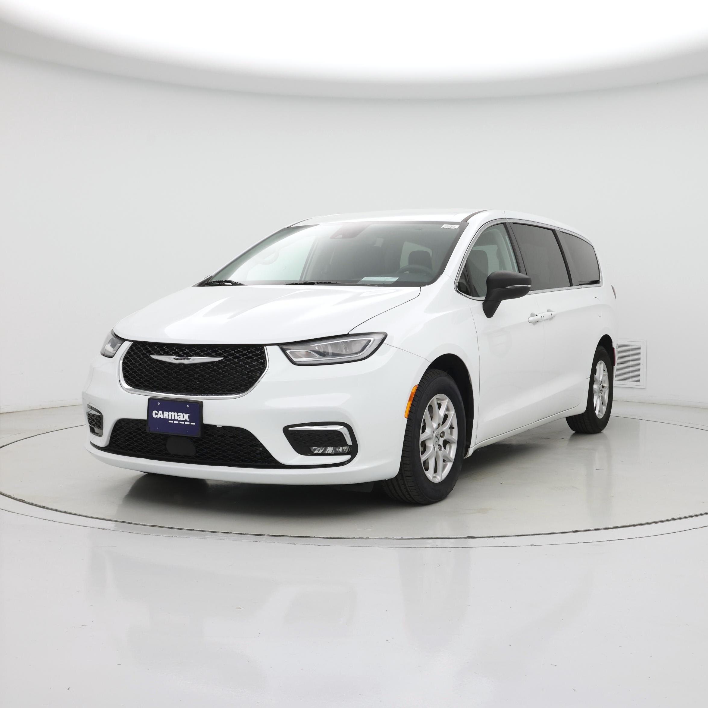 Thumbnail: 2023 Chrysler Pacifica - 4