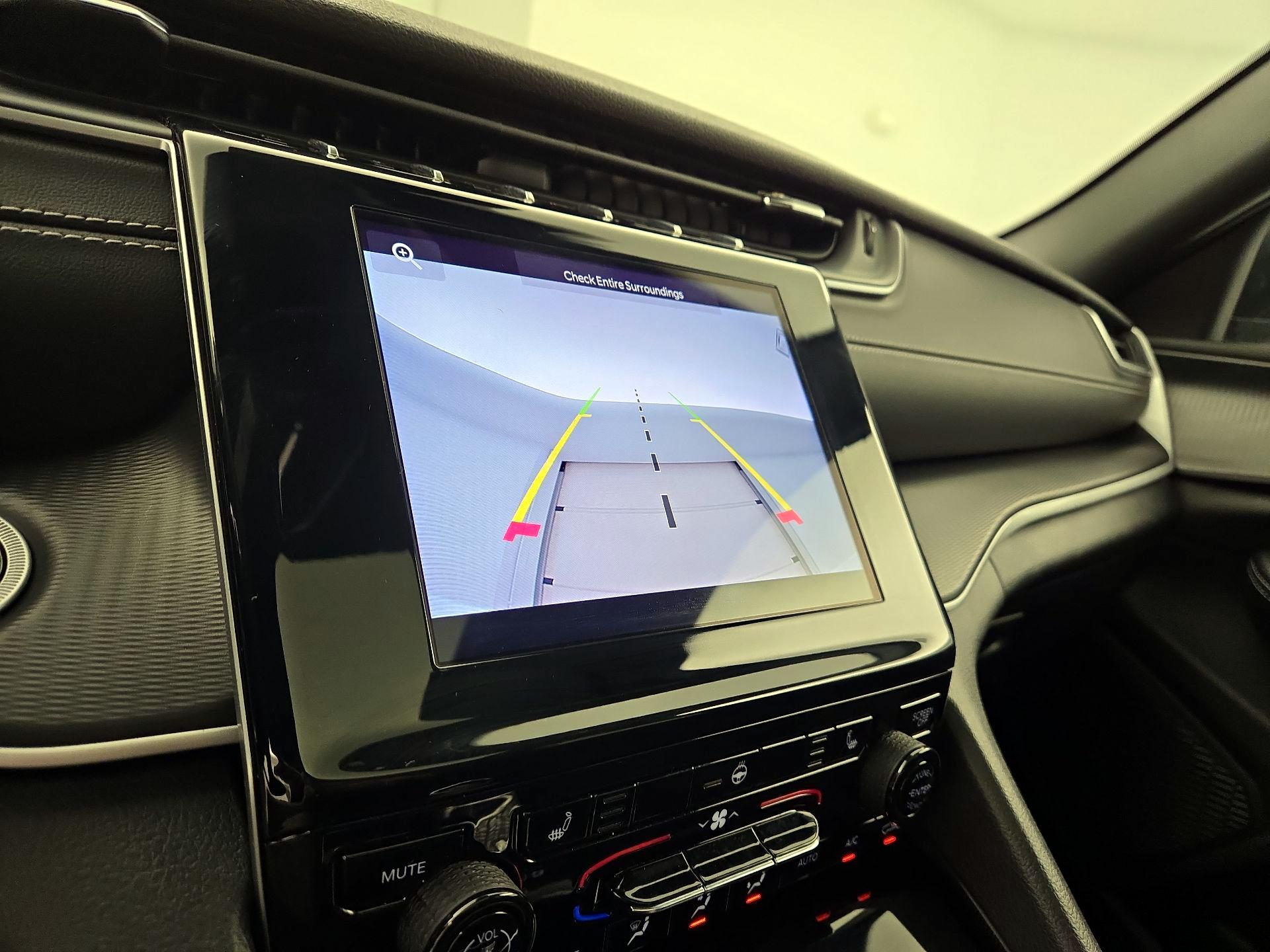 Thumbnail: 2024 Jeep Grand Cherokee - 14