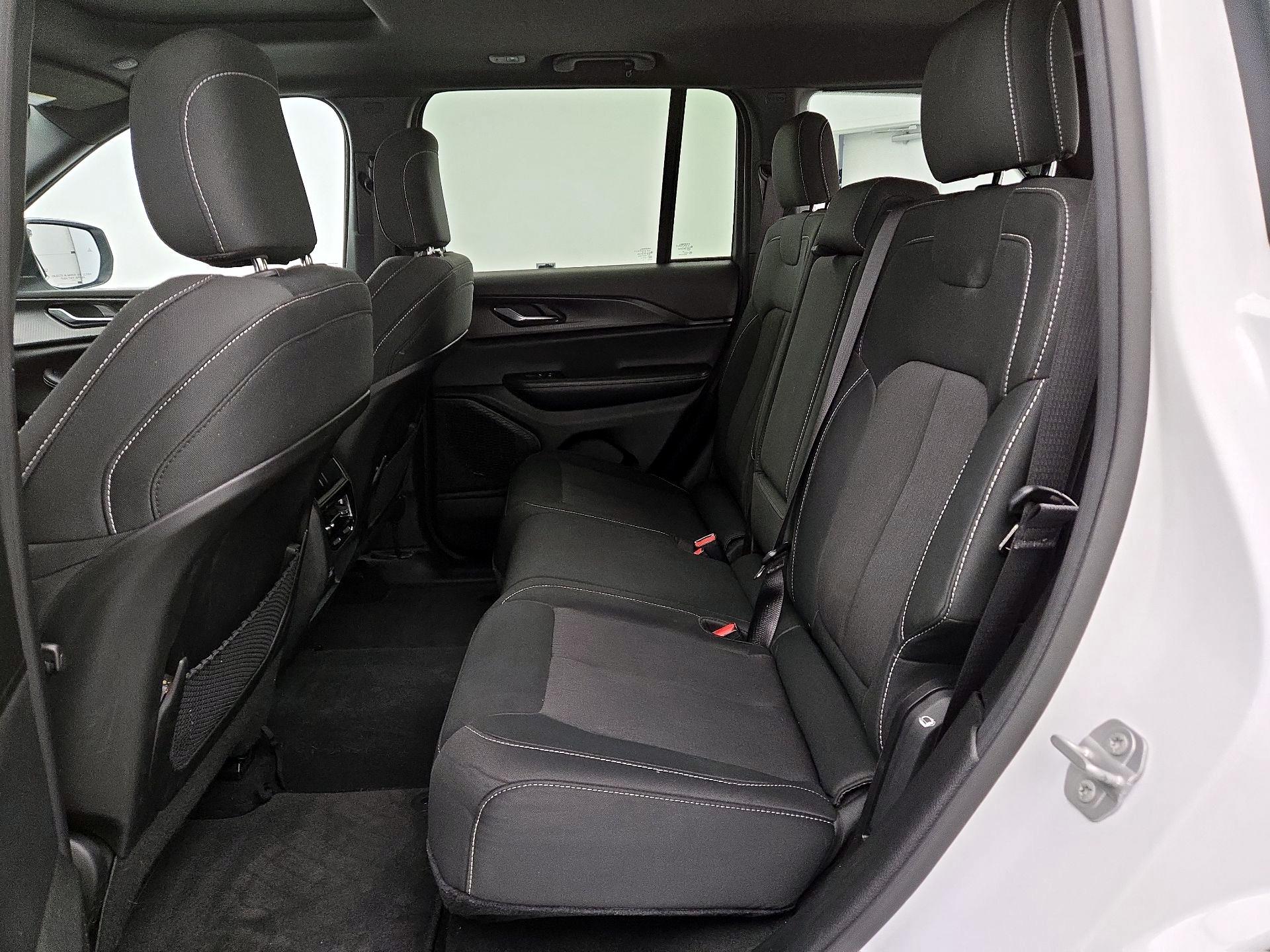 Thumbnail: 2024 Jeep Grand Cherokee - 20