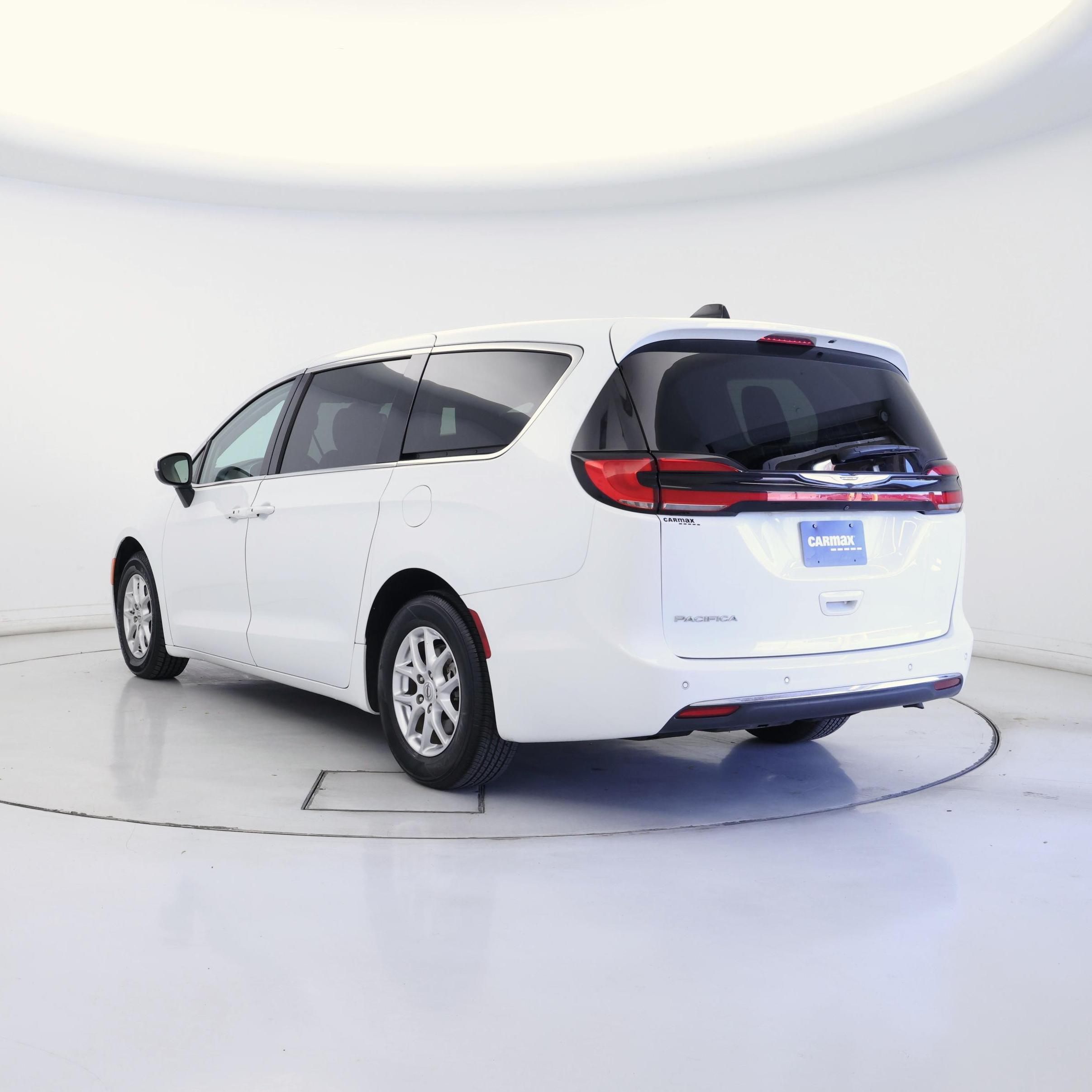 Thumbnail: 2023 Chrysler Pacifica - 2