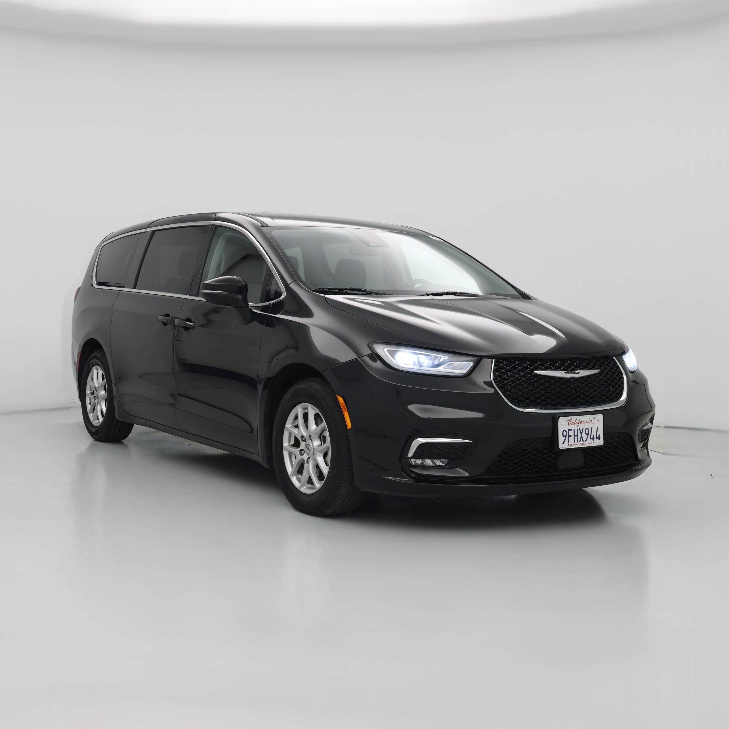 Thumbnail: 2023 Chrysler Pacifica - 1