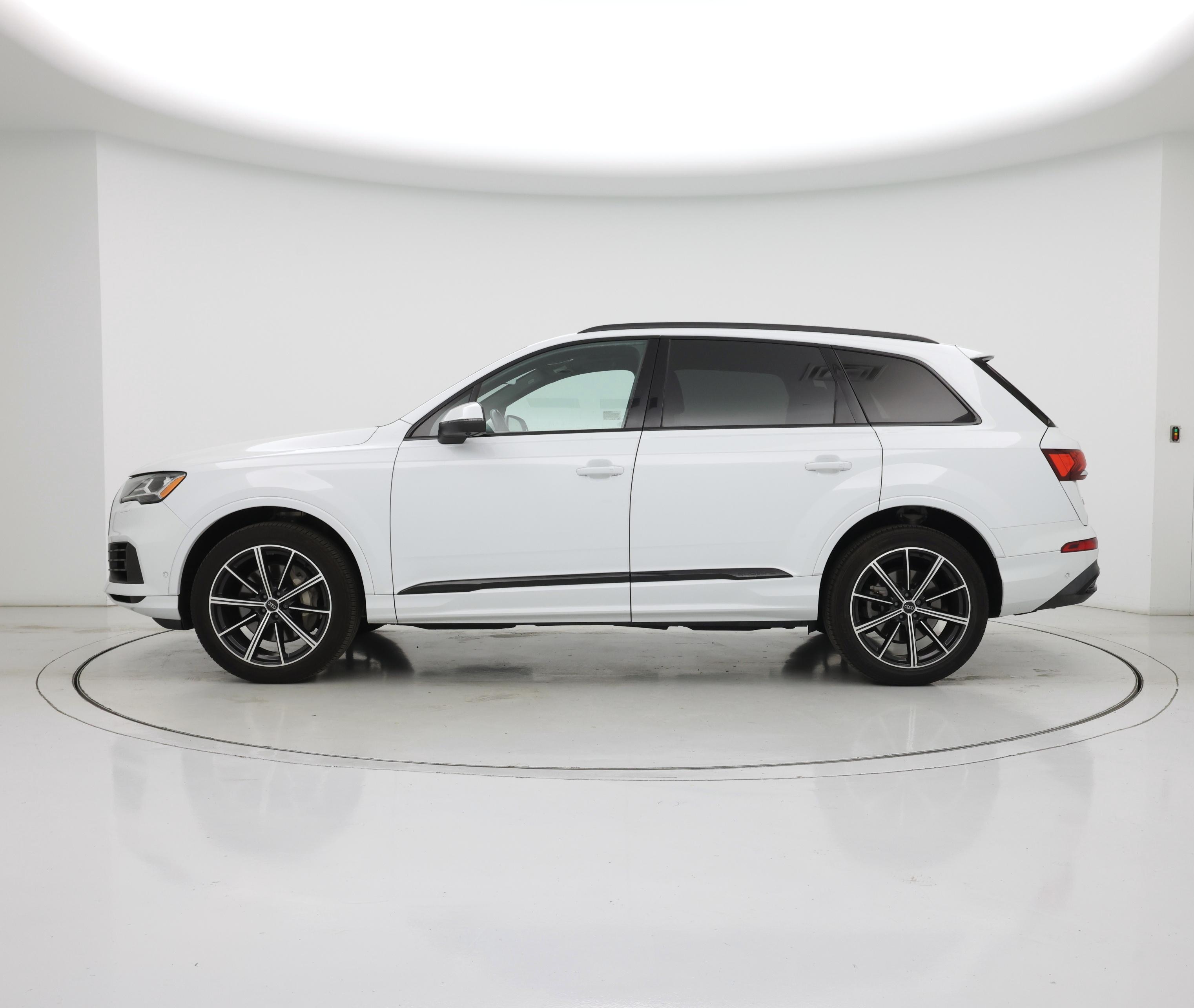 Thumbnail: 2020 Audi Q7 - 3