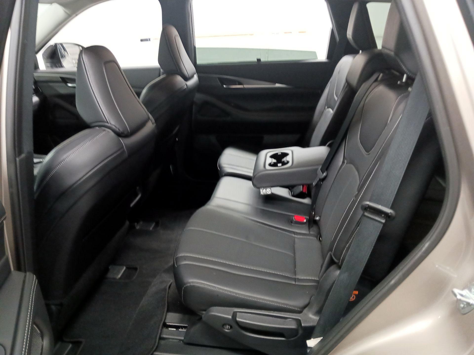 Thumbnail: 2023 INFINITI QX60 - 18