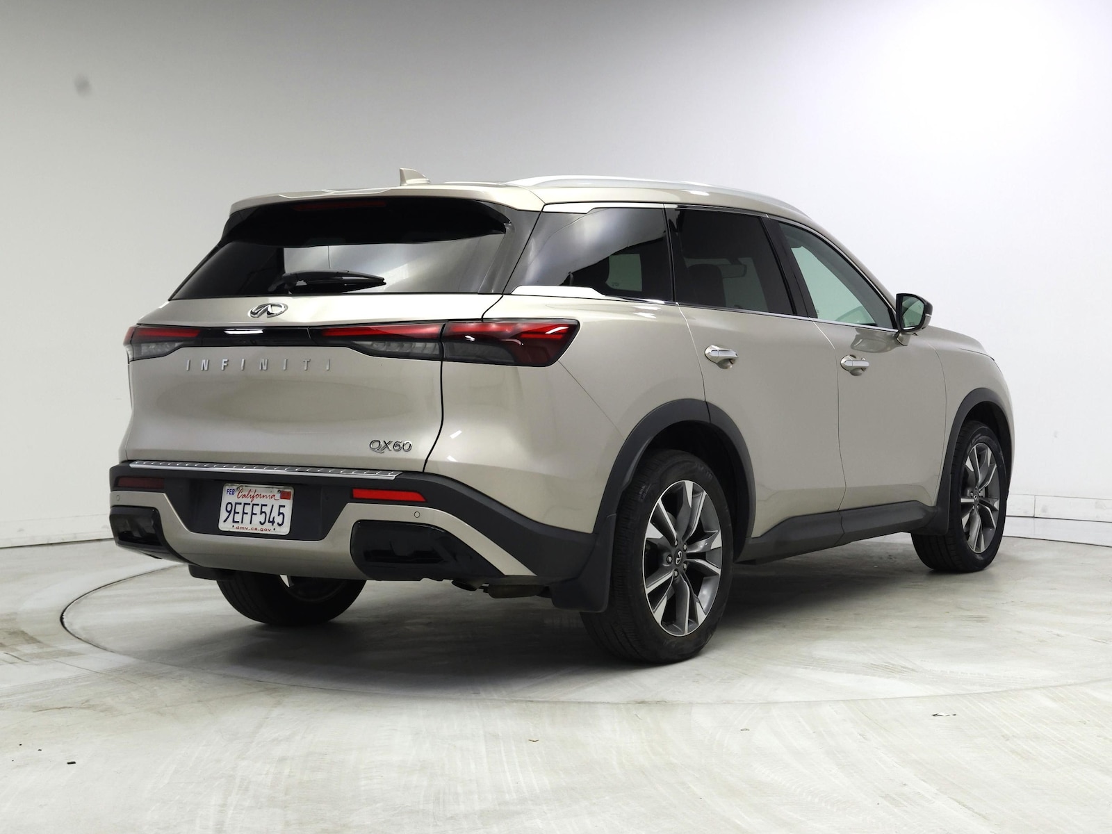 2023 INFINITI QX60 LUXE - Photo 9