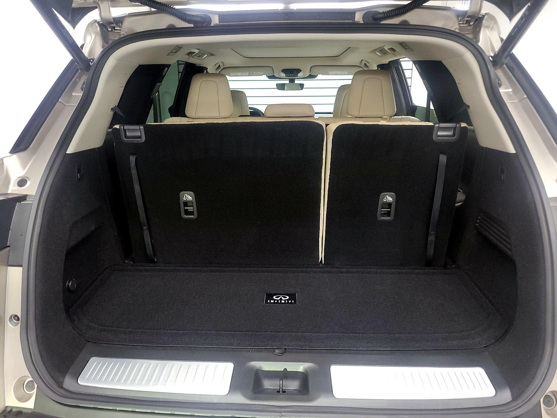 Thumbnail: 2023 INFINITI QX60 - 18
