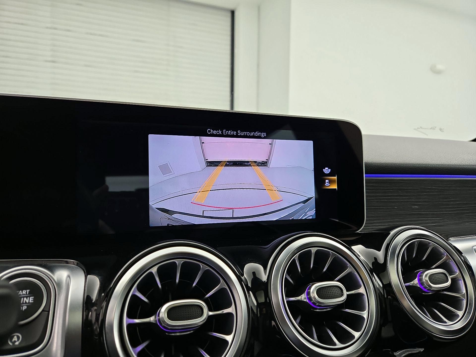Thumbnail: 2021 Mercedes-Benz GLB - 14