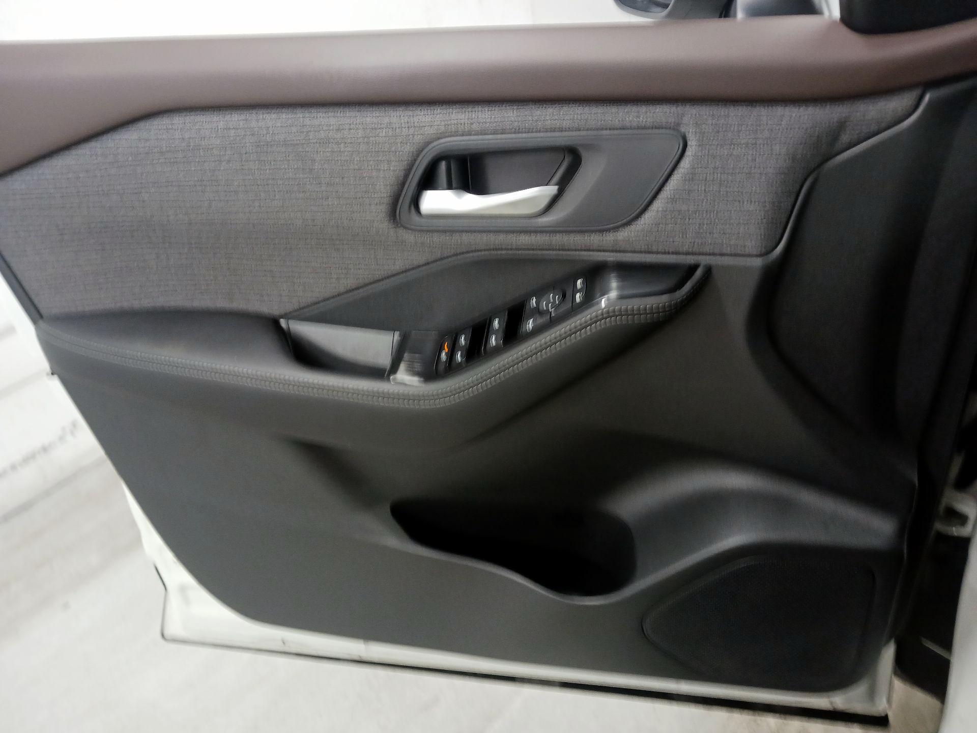 Thumbnail: 2023 Nissan Rogue - 12