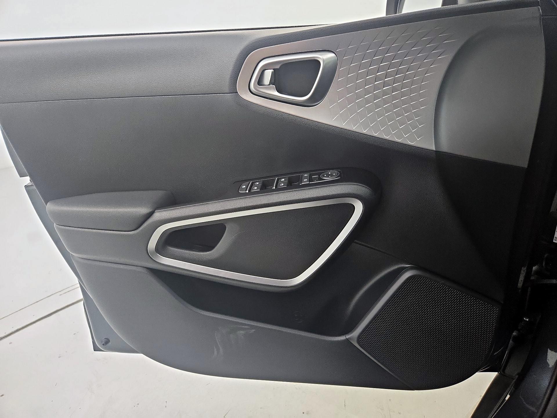 Thumbnail: 2023 Kia Soul - 12