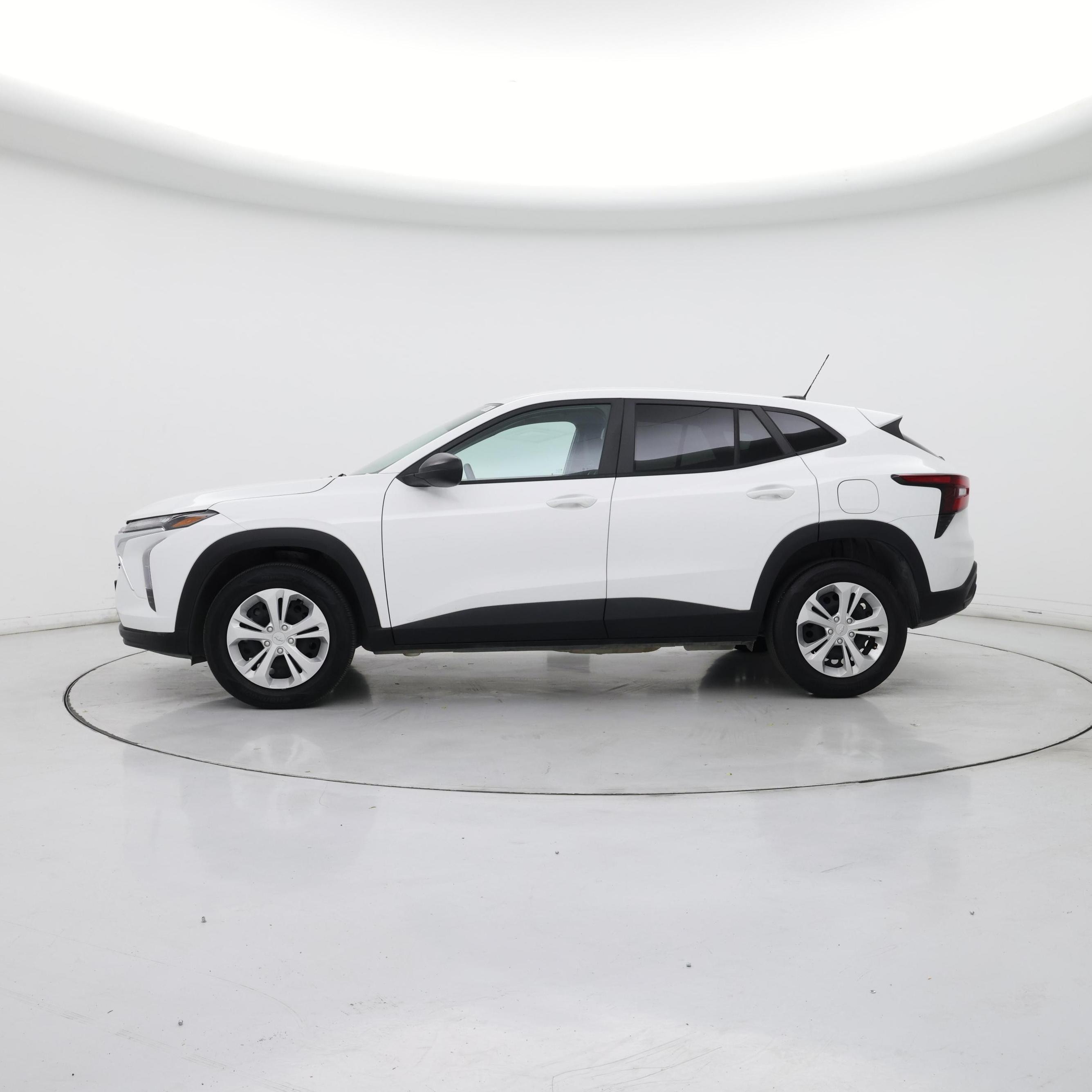 Thumbnail: 2024 Chevrolet Trax - 3