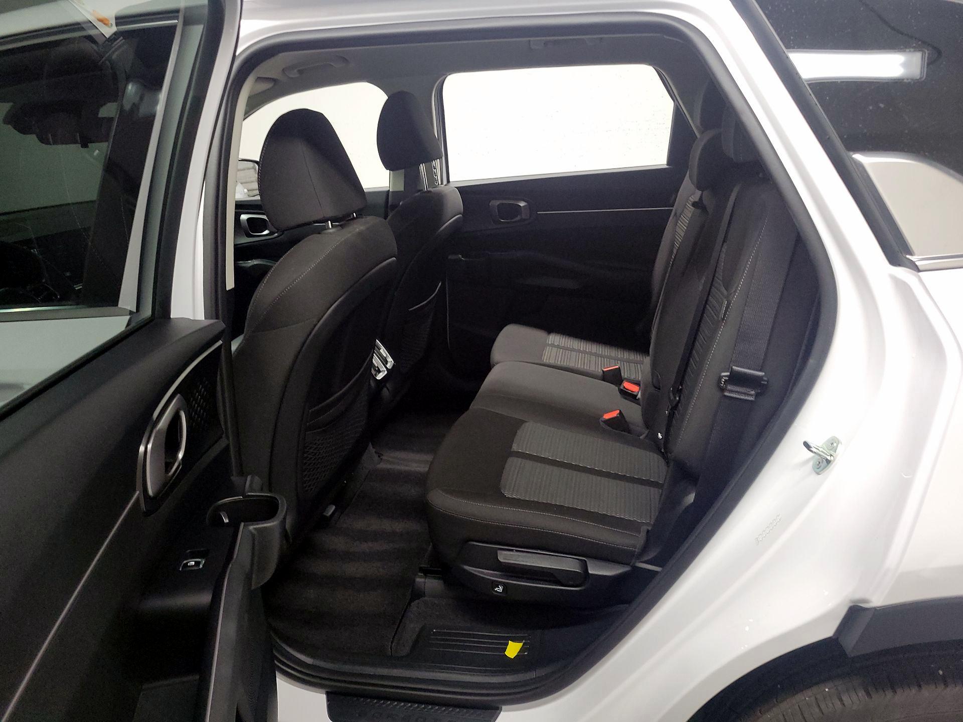 Thumbnail: 2025 Kia Sorento - 17