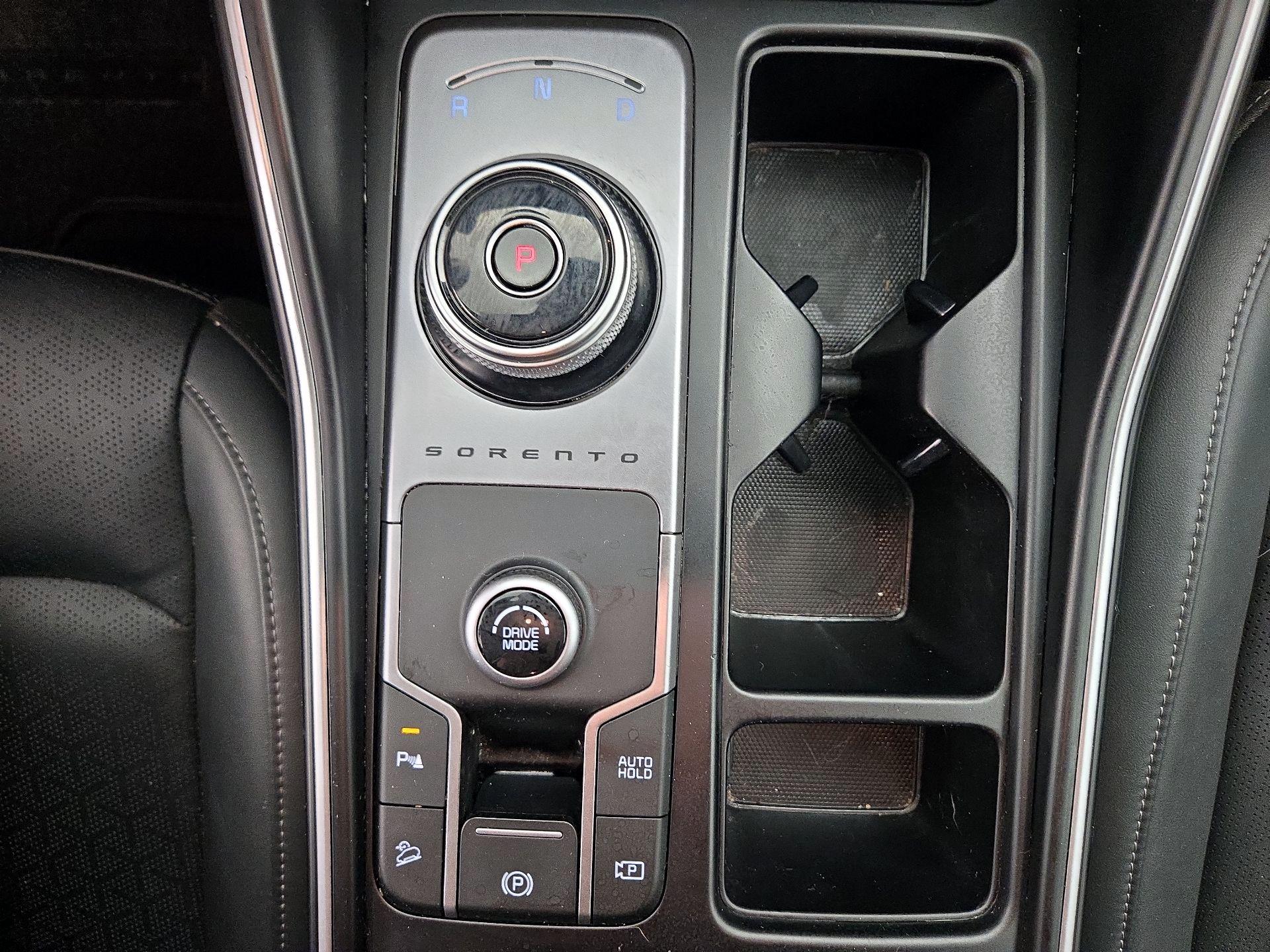 Thumbnail: 2023 Kia Sorento - 18