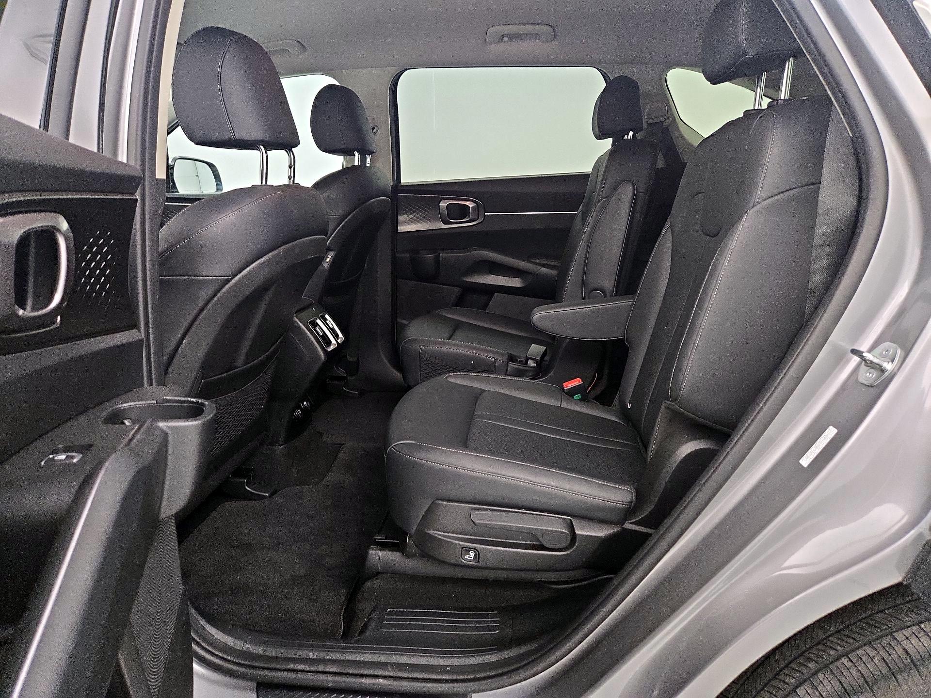 Thumbnail: 2023 Kia Sorento - 20