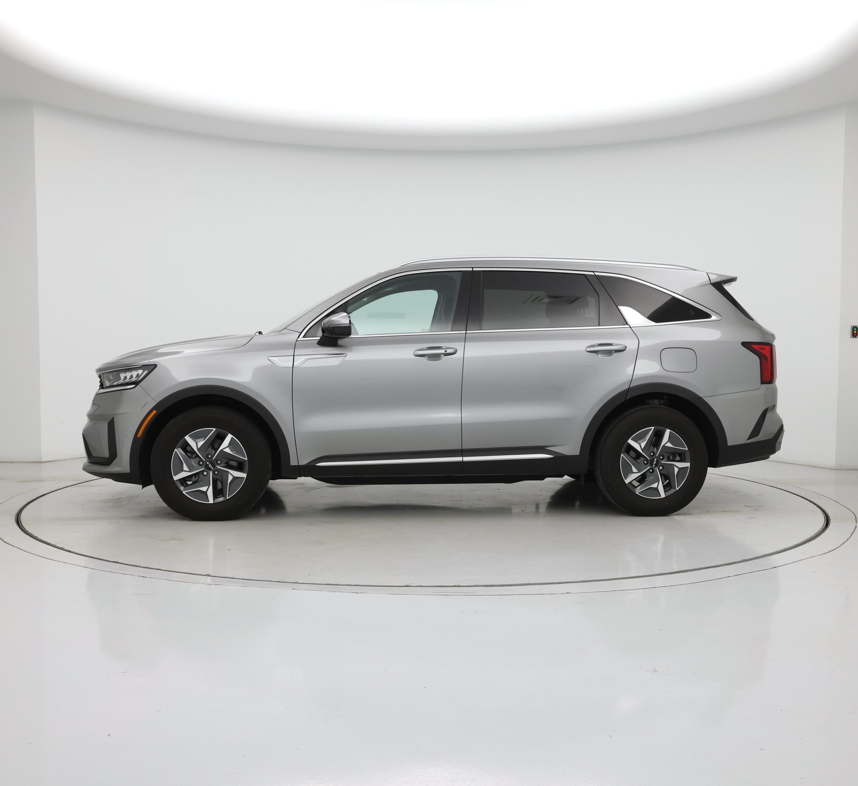 Thumbnail: 2023 Kia Sorento - 3