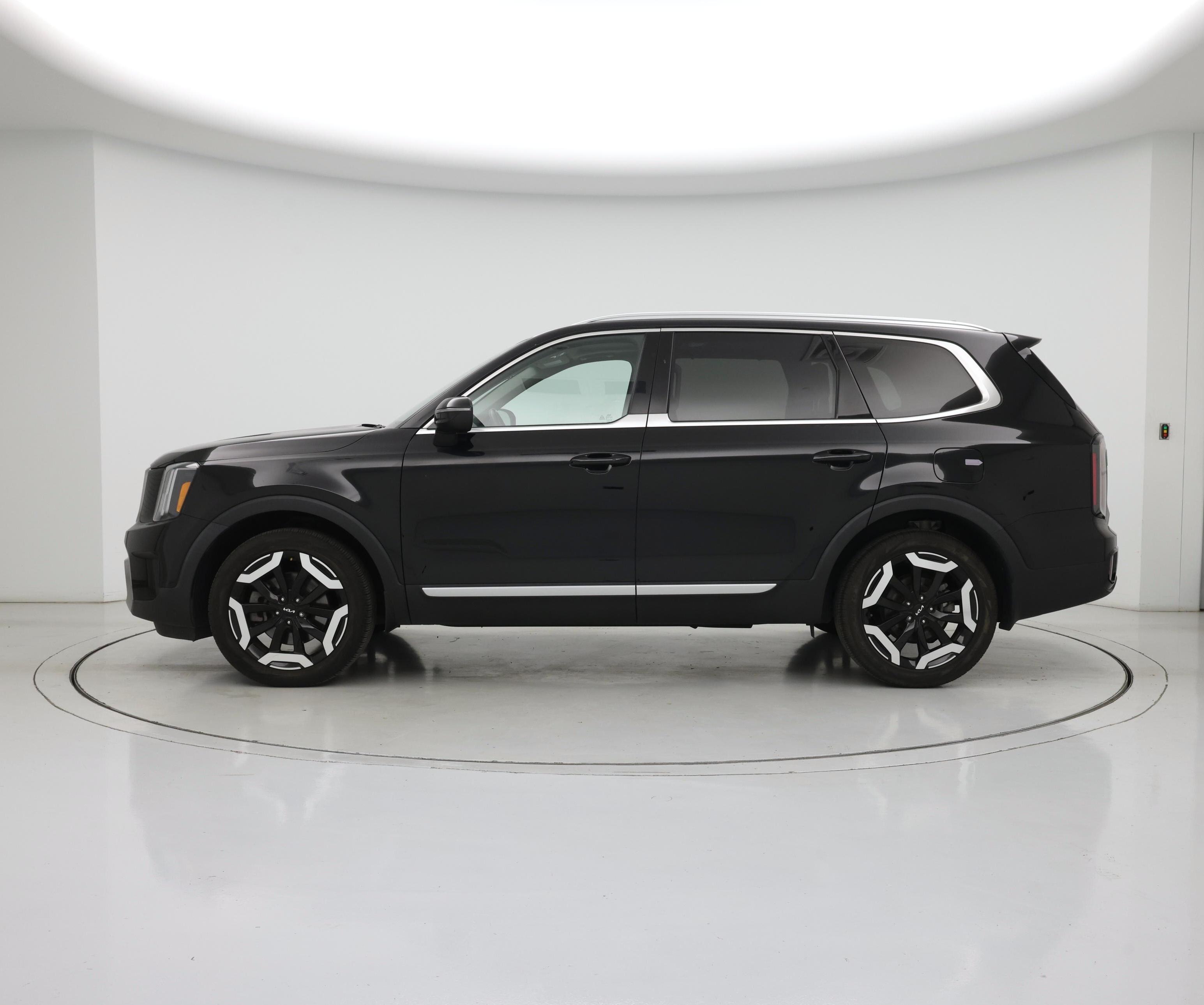 Thumbnail: 2023 Kia Telluride - 3