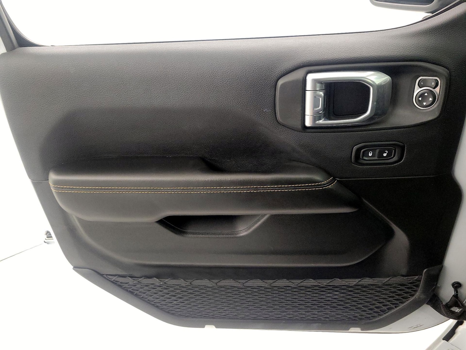 2025 Jeep Wrangler 4-Door Sahara - Photo 13