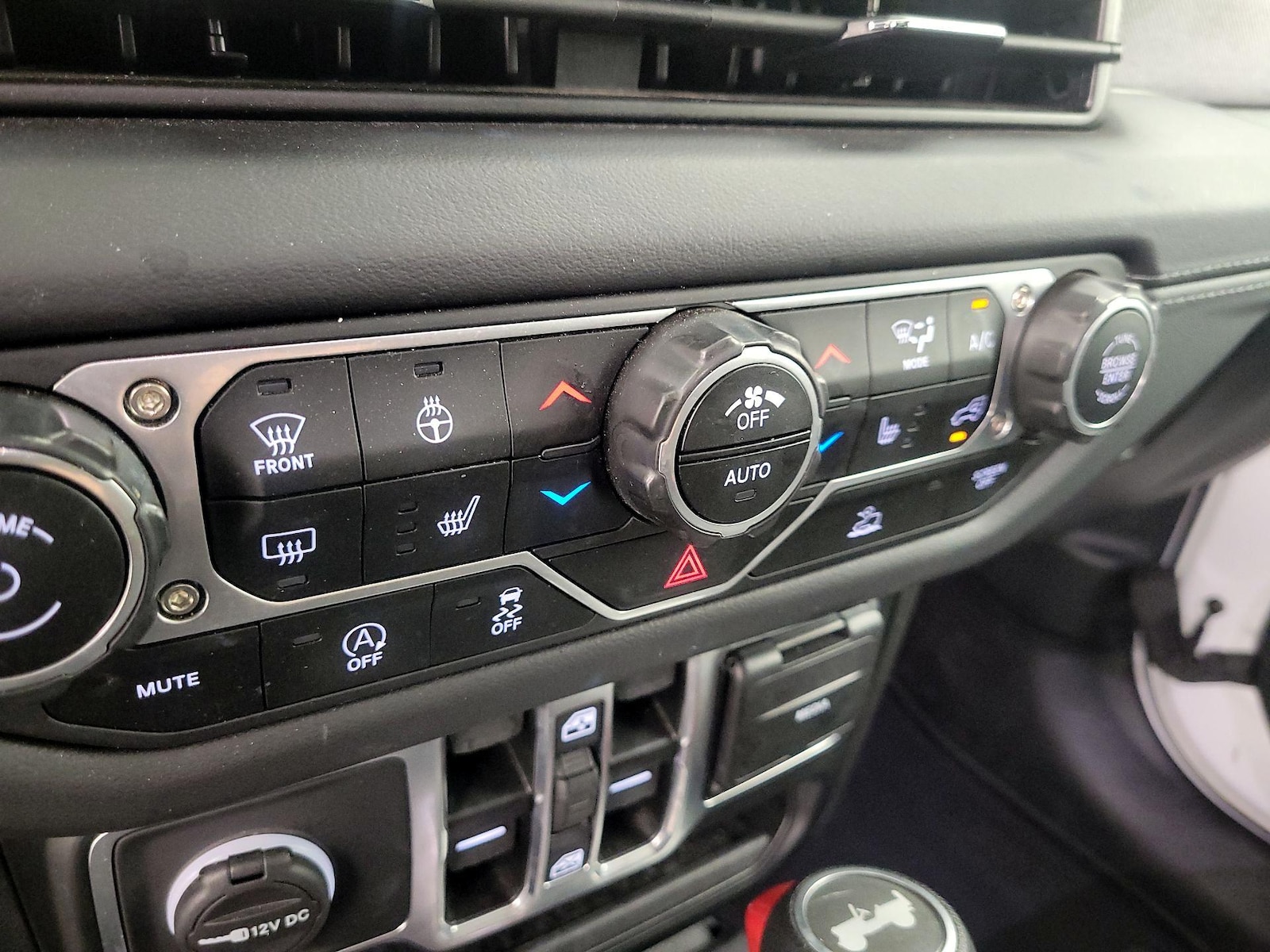 2025 Jeep Wrangler 4-Door Sahara - Photo 17