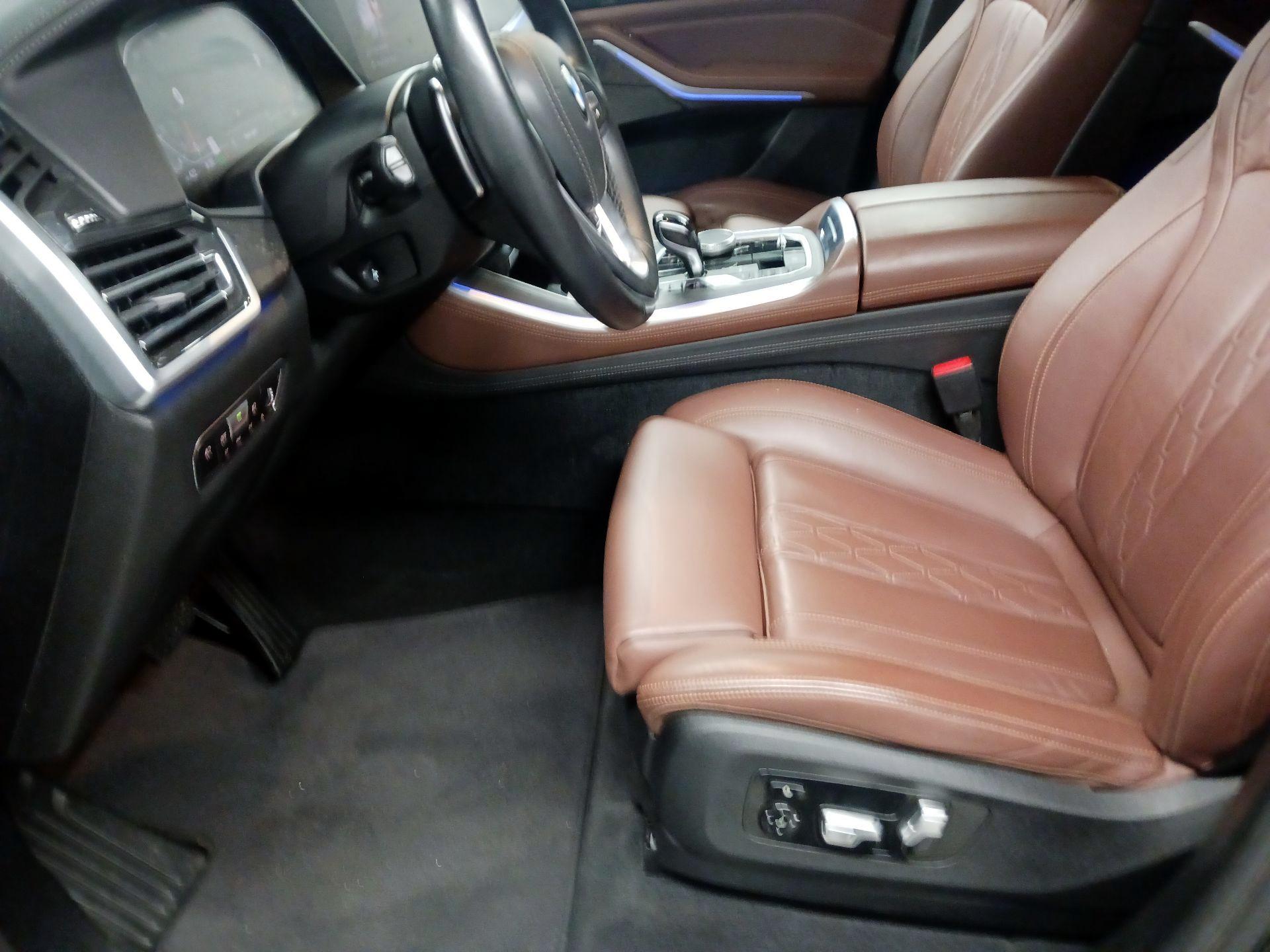 Thumbnail: 2020 BMW X5 - 11