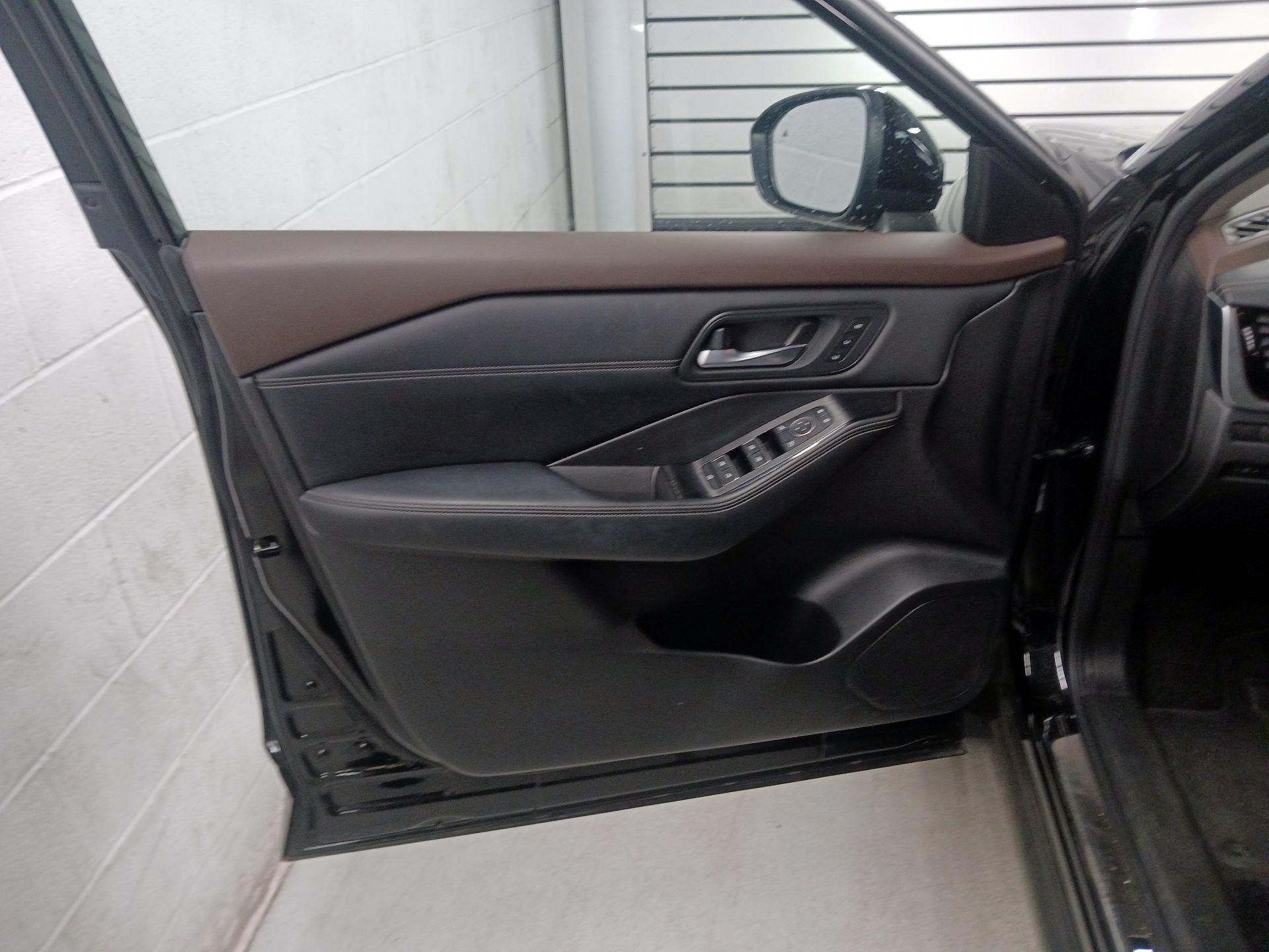 Thumbnail: 2023 Nissan Rogue - 12