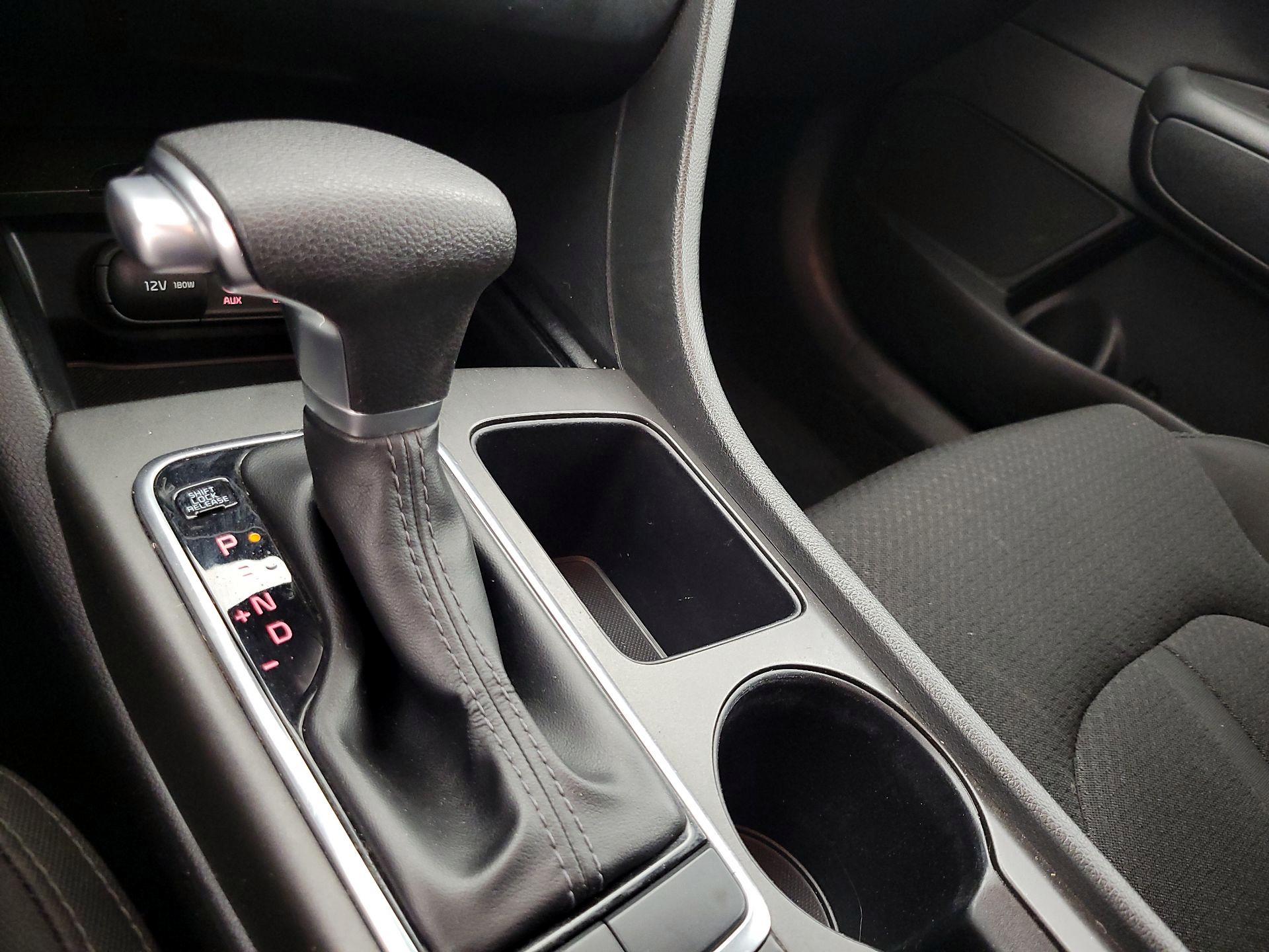 Thumbnail: 2017 Kia Optima - 16