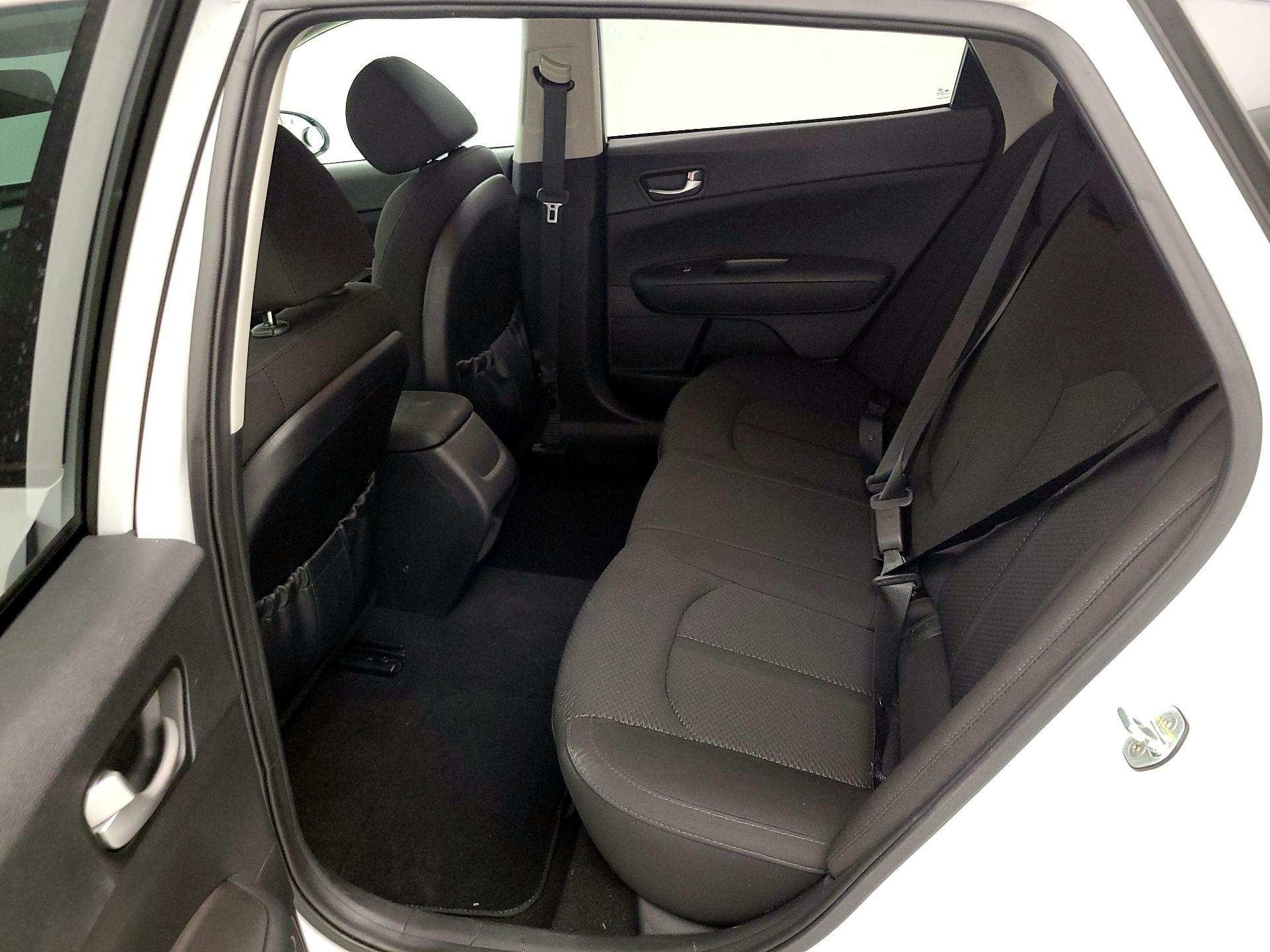 Thumbnail: 2017 Kia Optima - 17