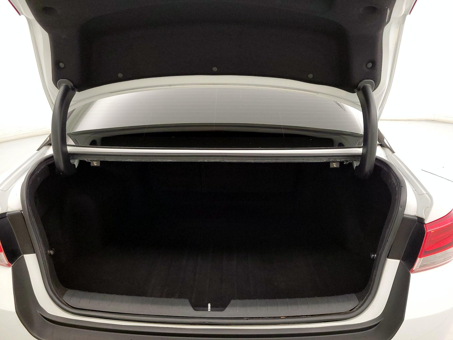 Thumbnail: 2017 Kia Optima - 18