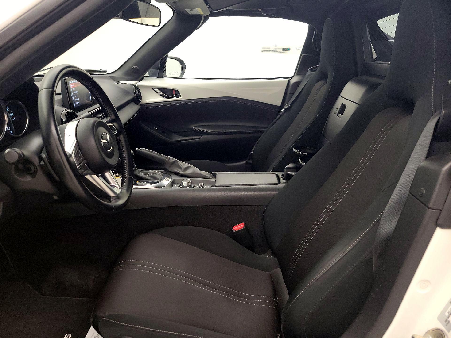 Thumbnail: 2020 Mazda MX-5 Miata - 11