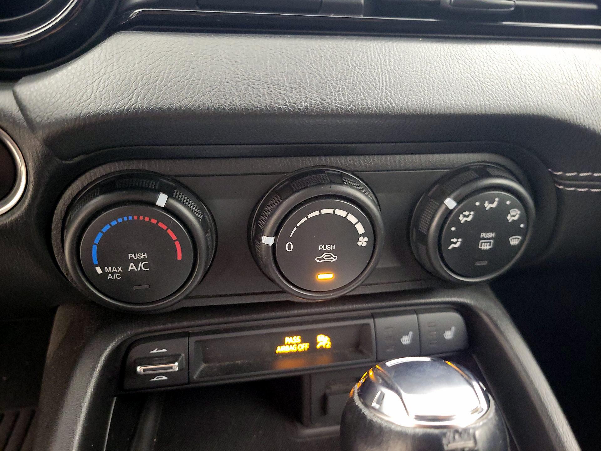 Thumbnail: 2020 Mazda MX-5 Miata - 16