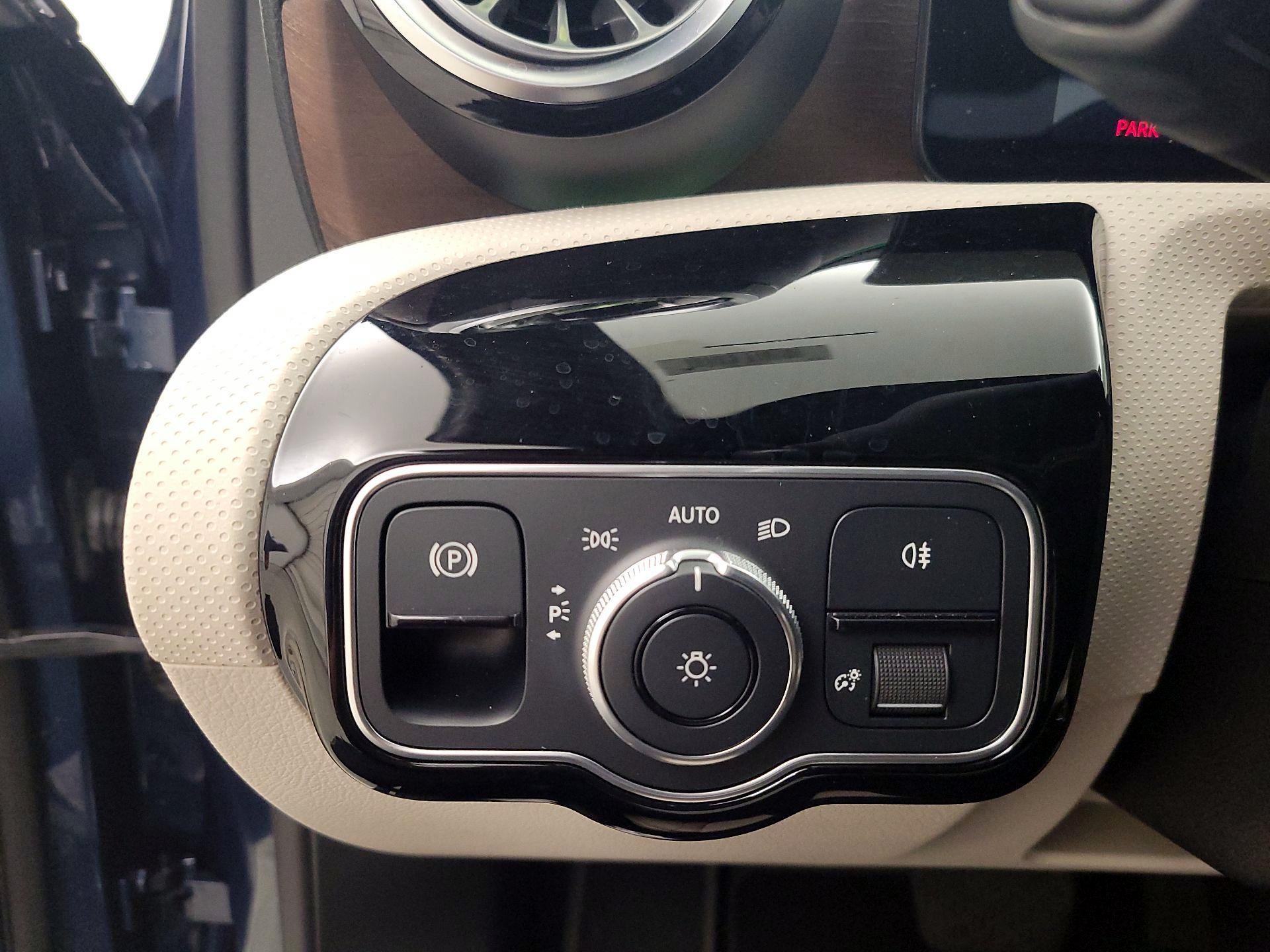 Thumbnail: 2022 Mercedes-Benz A-Class - 13