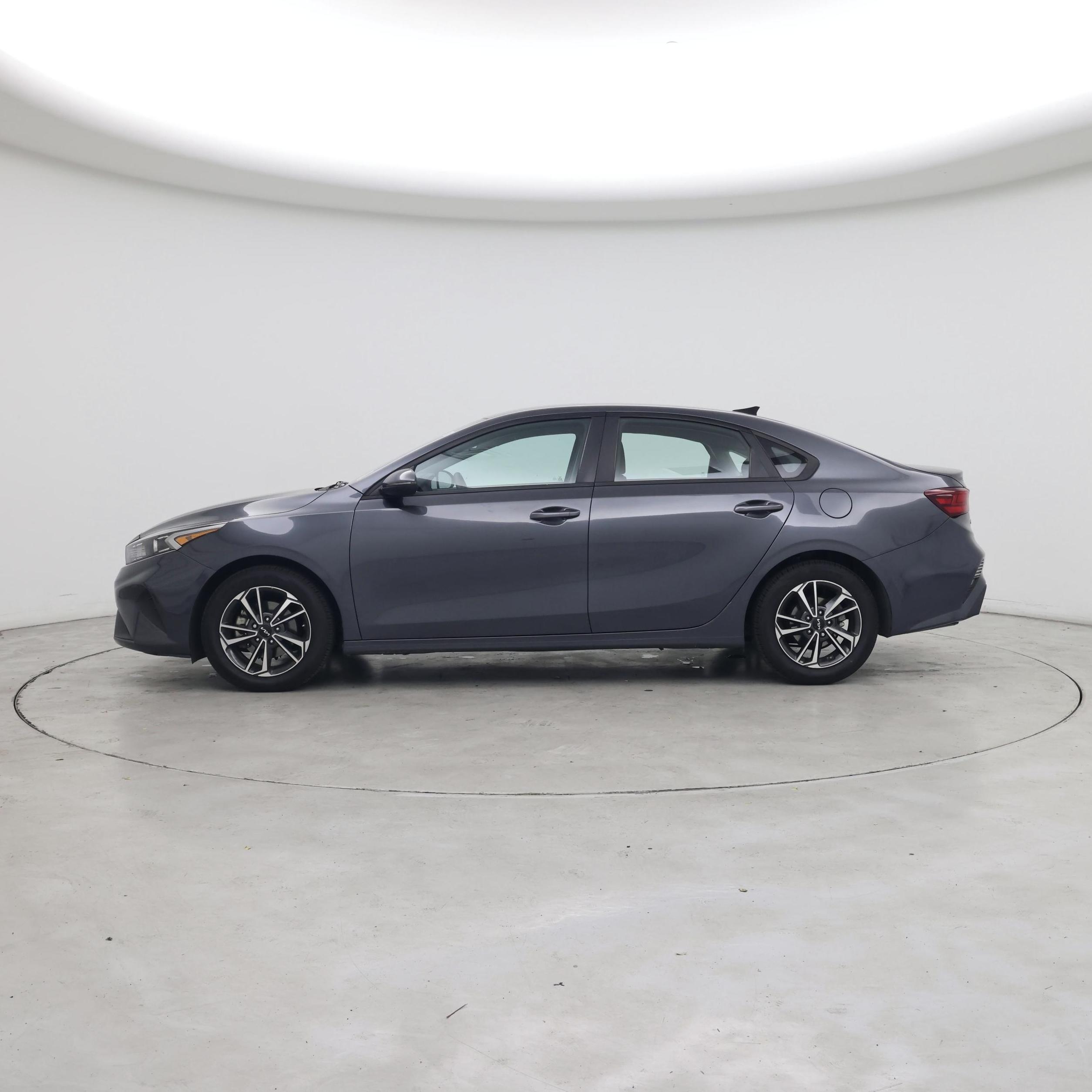 Thumbnail: 2023 Kia Forte - 3