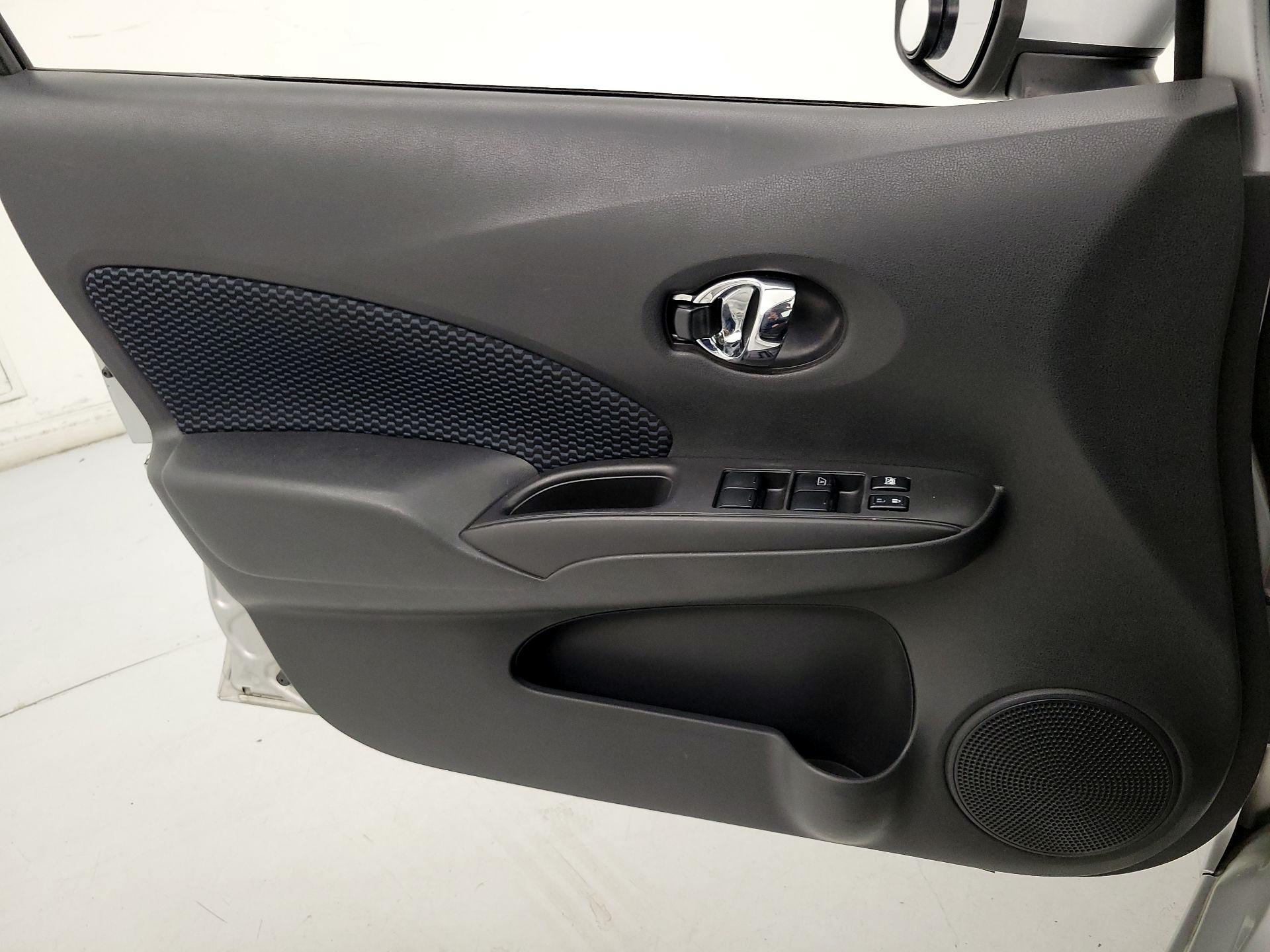 Thumbnail: 2016 Nissan Versa Note - 12