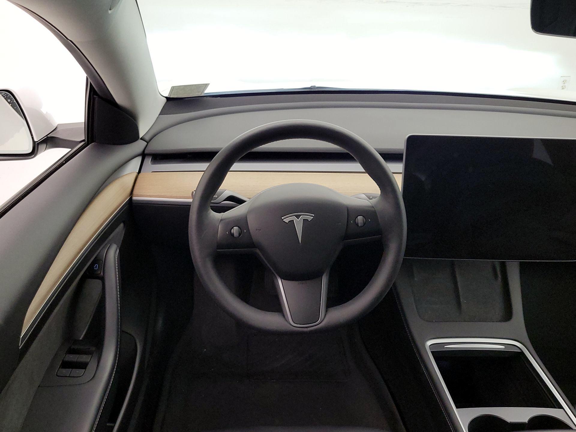 Thumbnail: 2022 Tesla Model 3 - 10