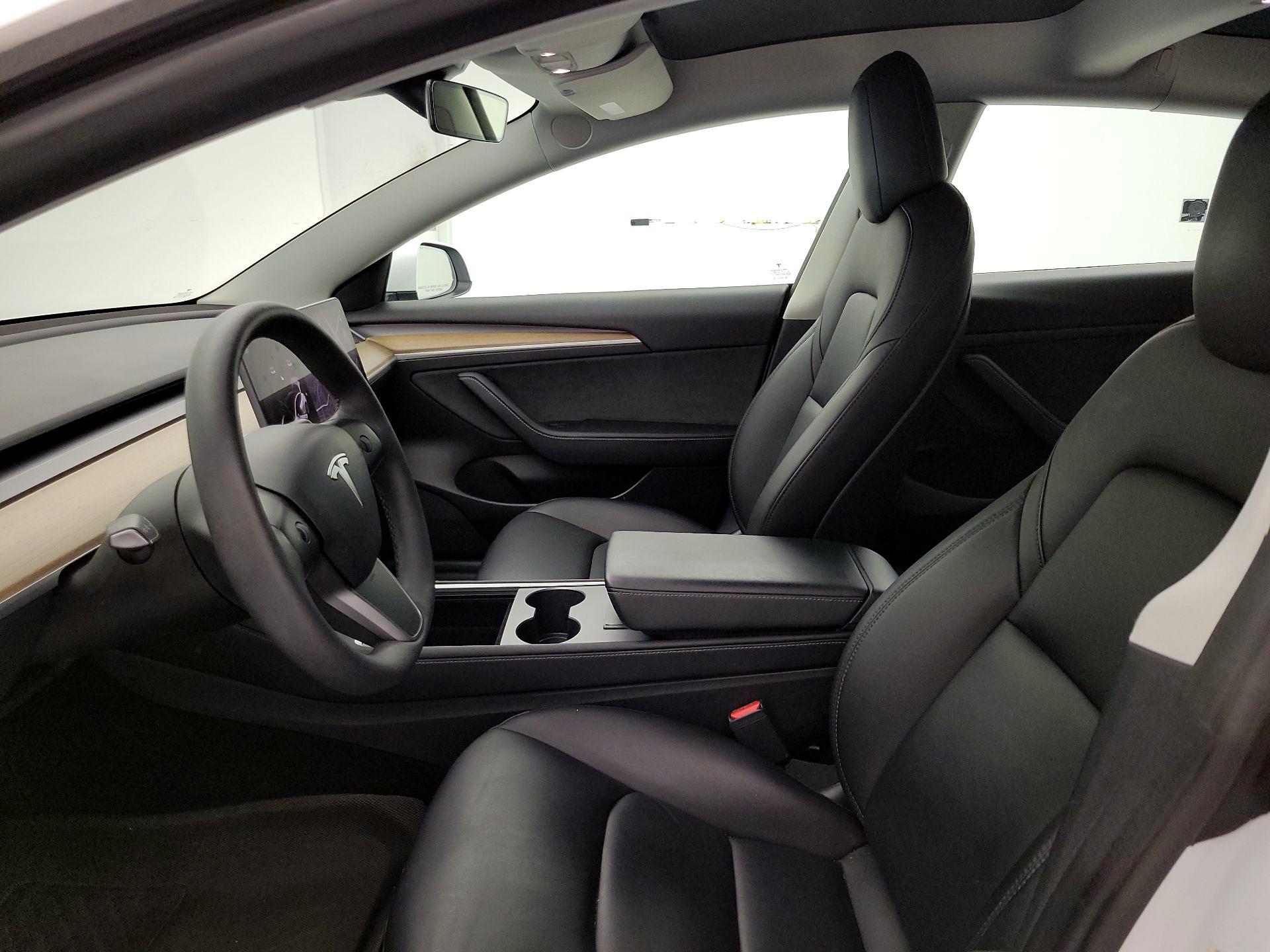 Thumbnail: 2022 Tesla Model 3 - 11