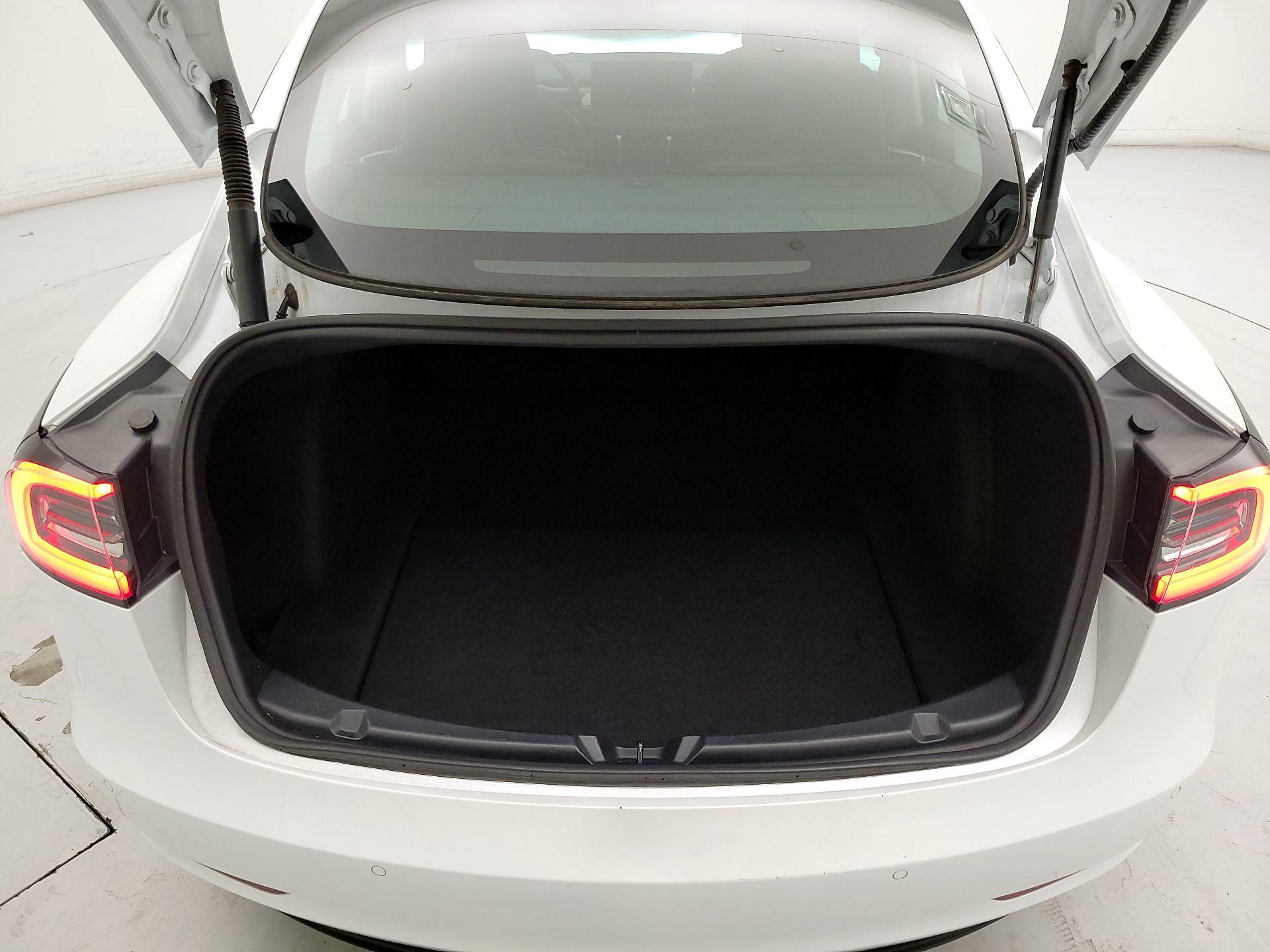 Thumbnail: 2022 Tesla Model 3 - 19