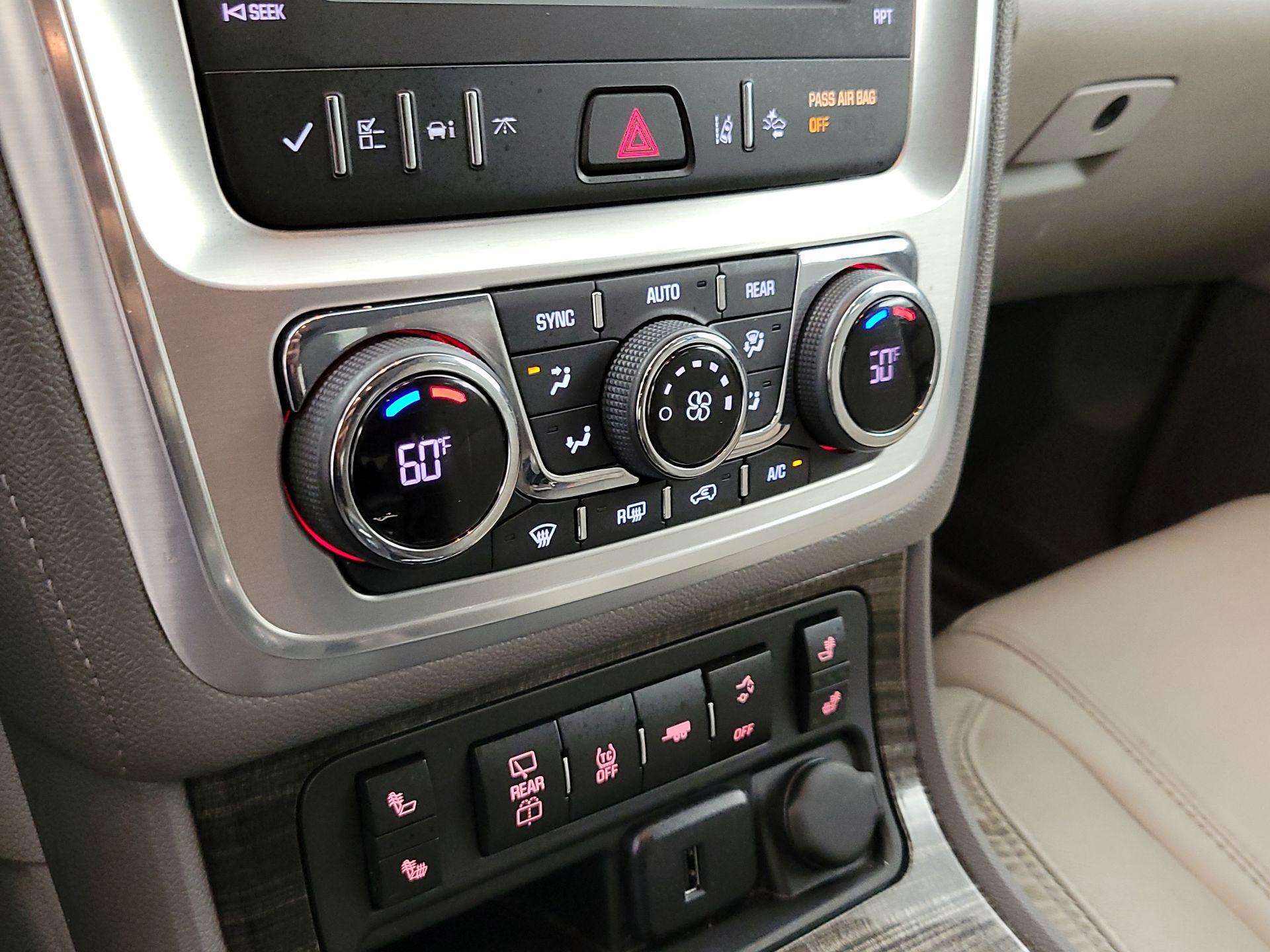 Thumbnail: 2015 GMC Acadia - 16