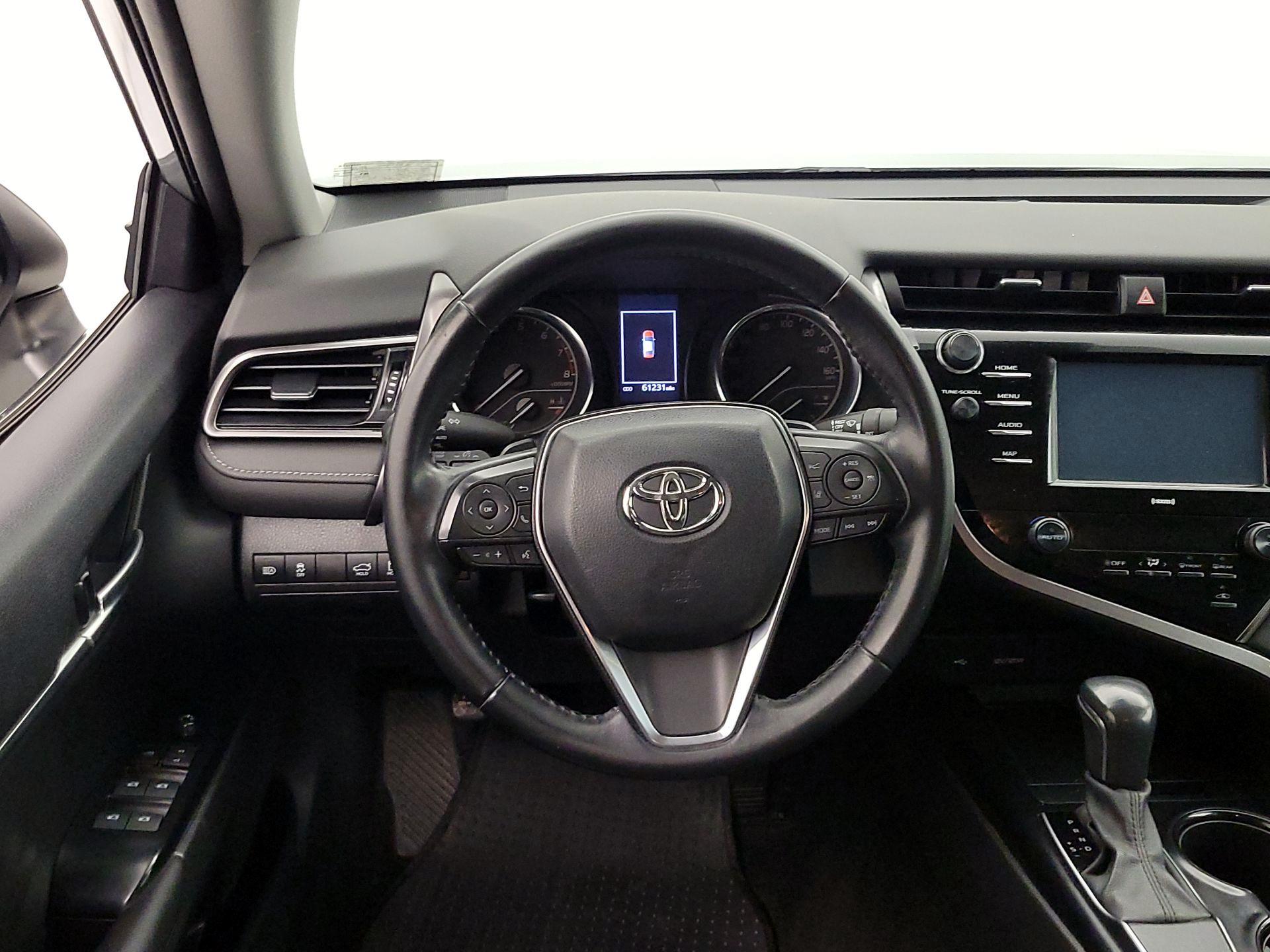 Thumbnail: 2020 Toyota Camry - 10