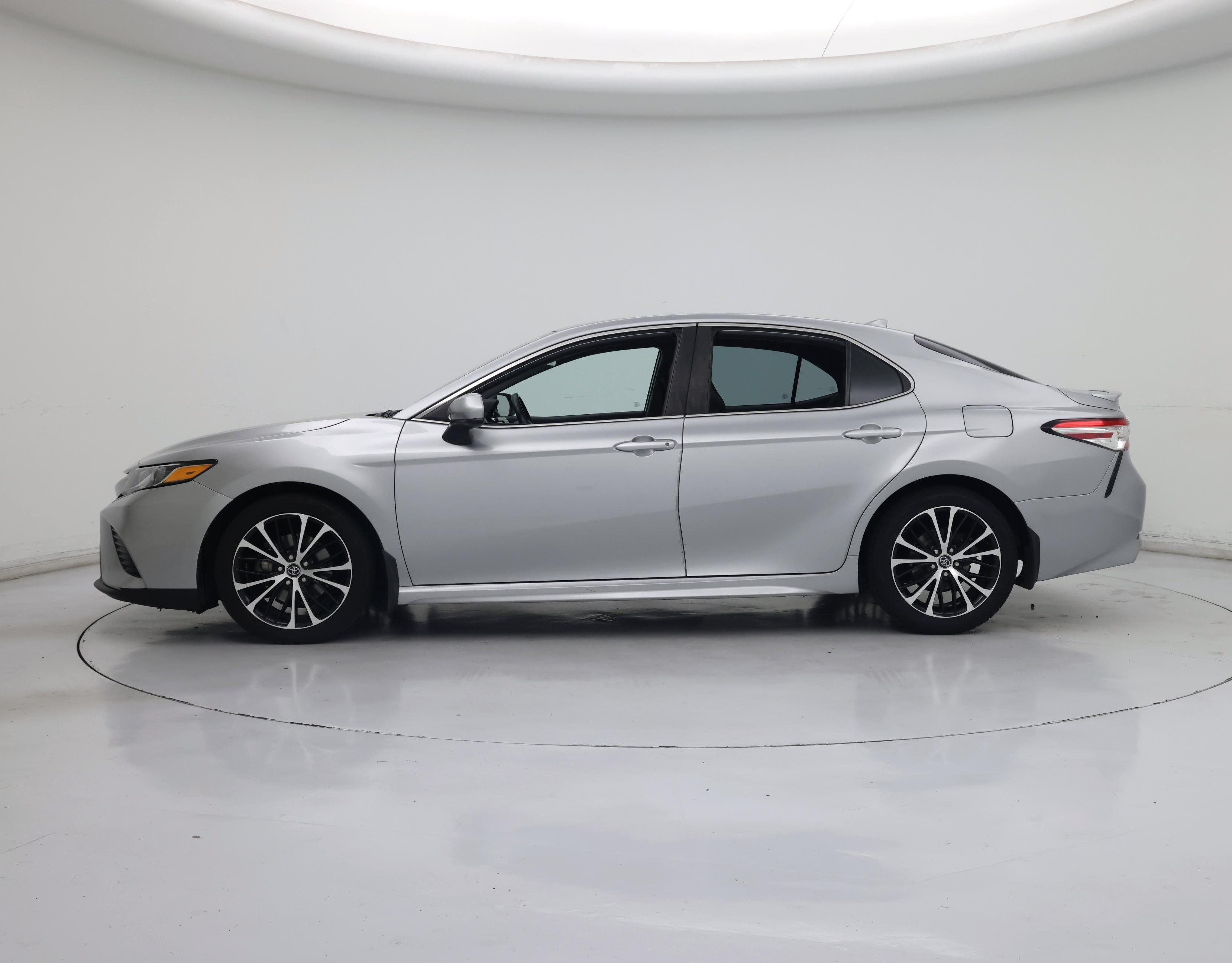 Thumbnail: 2020 Toyota Camry - 3