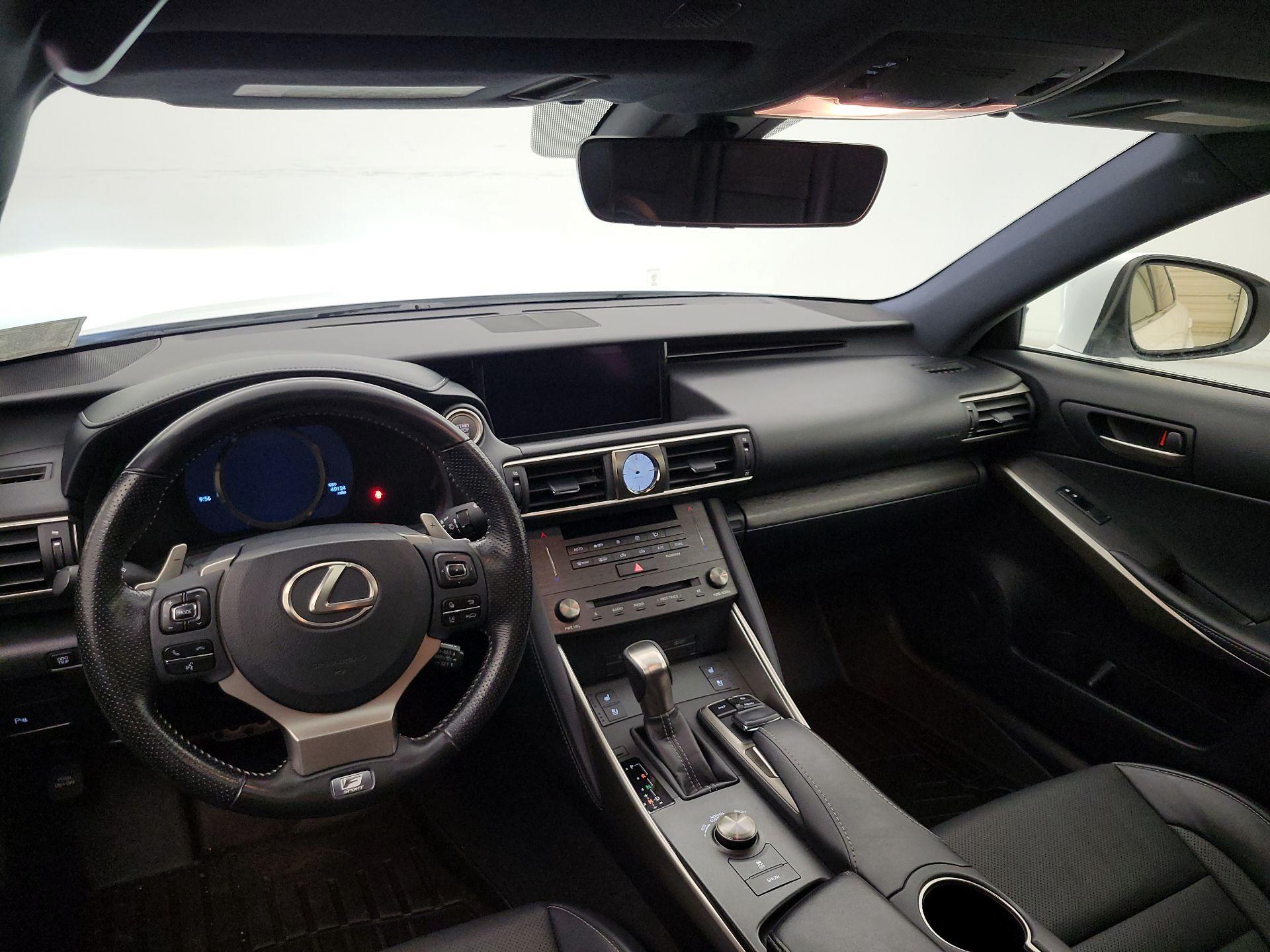 Thumbnail: 2020 Lexus IS - 9