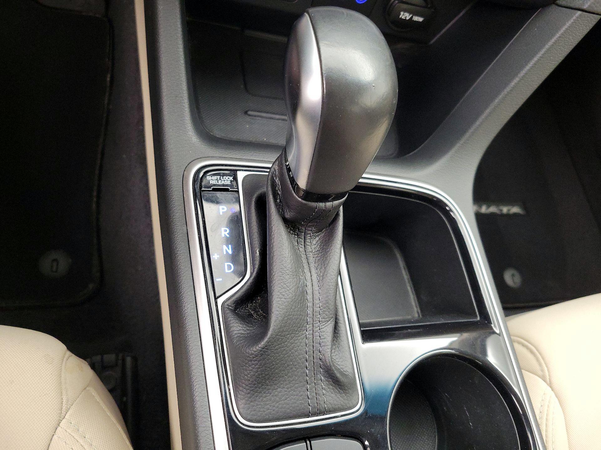 Thumbnail: 2019 Hyundai Sonata - 17