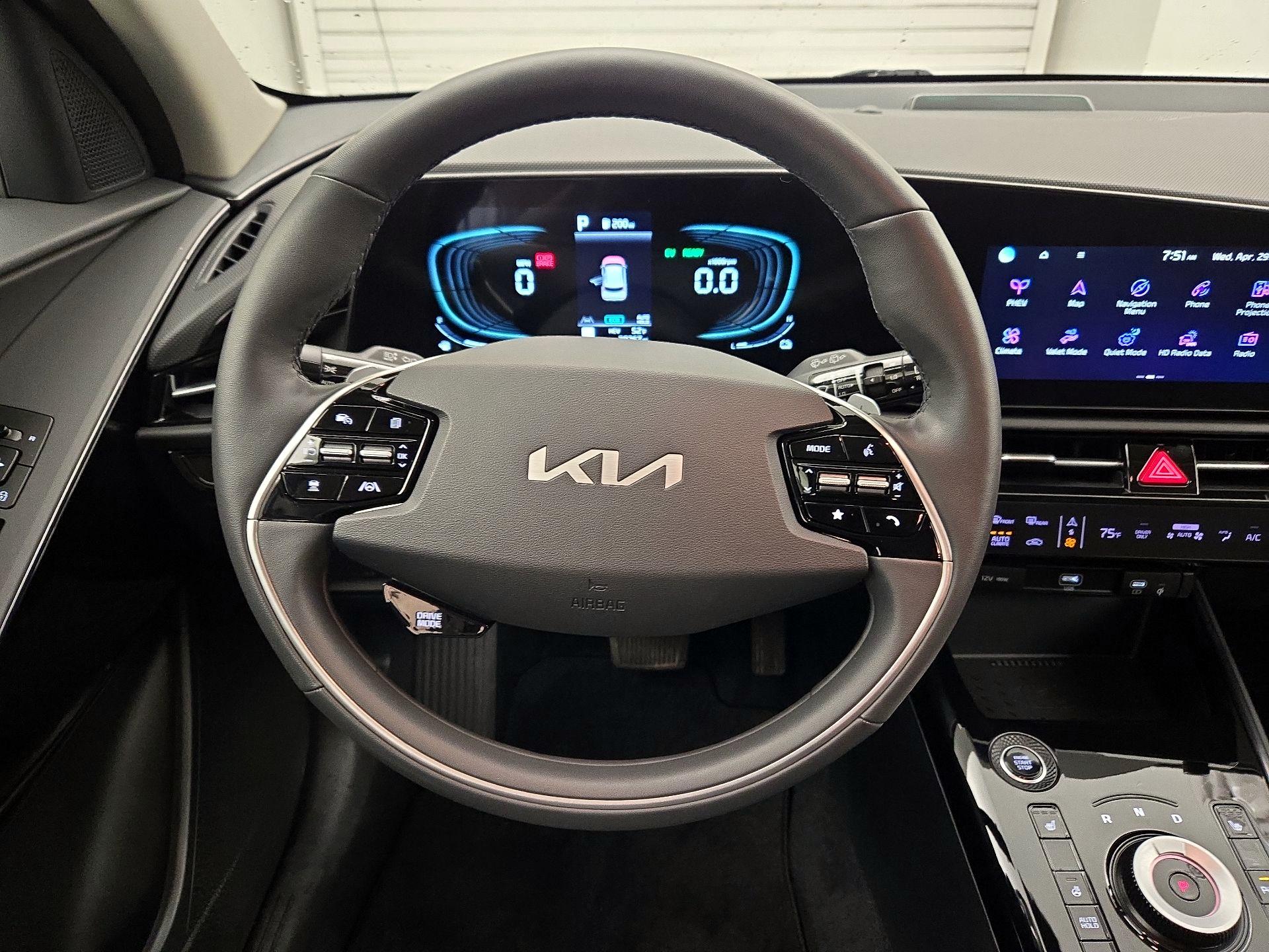 Thumbnail: 2023 Kia Niro - 10