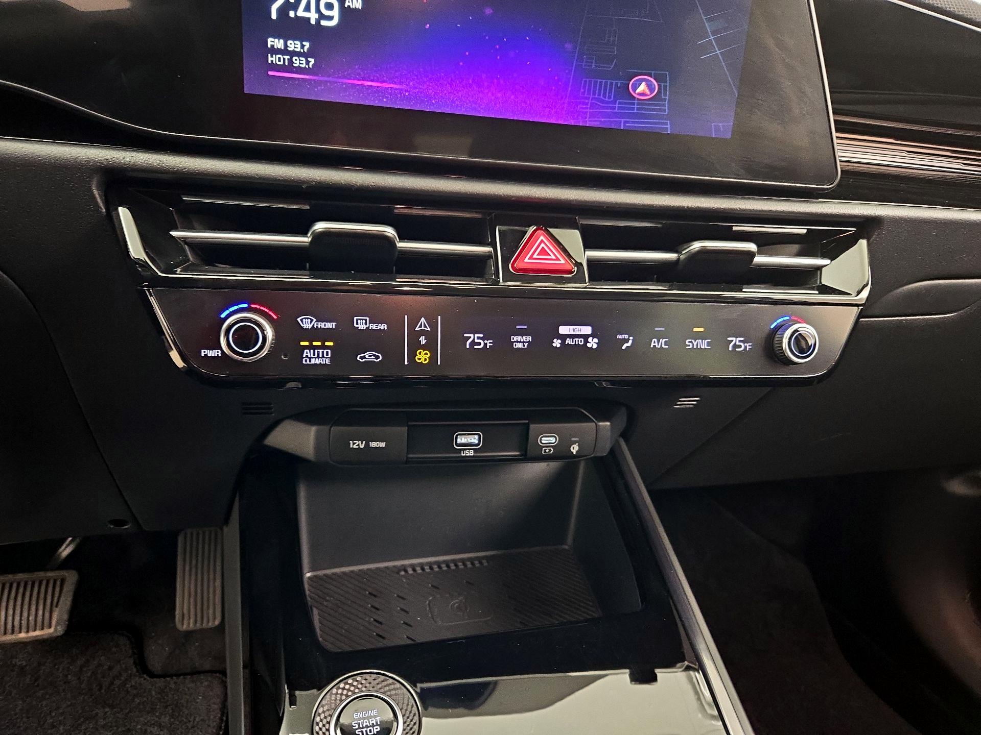 Thumbnail: 2023 Kia Niro - 17
