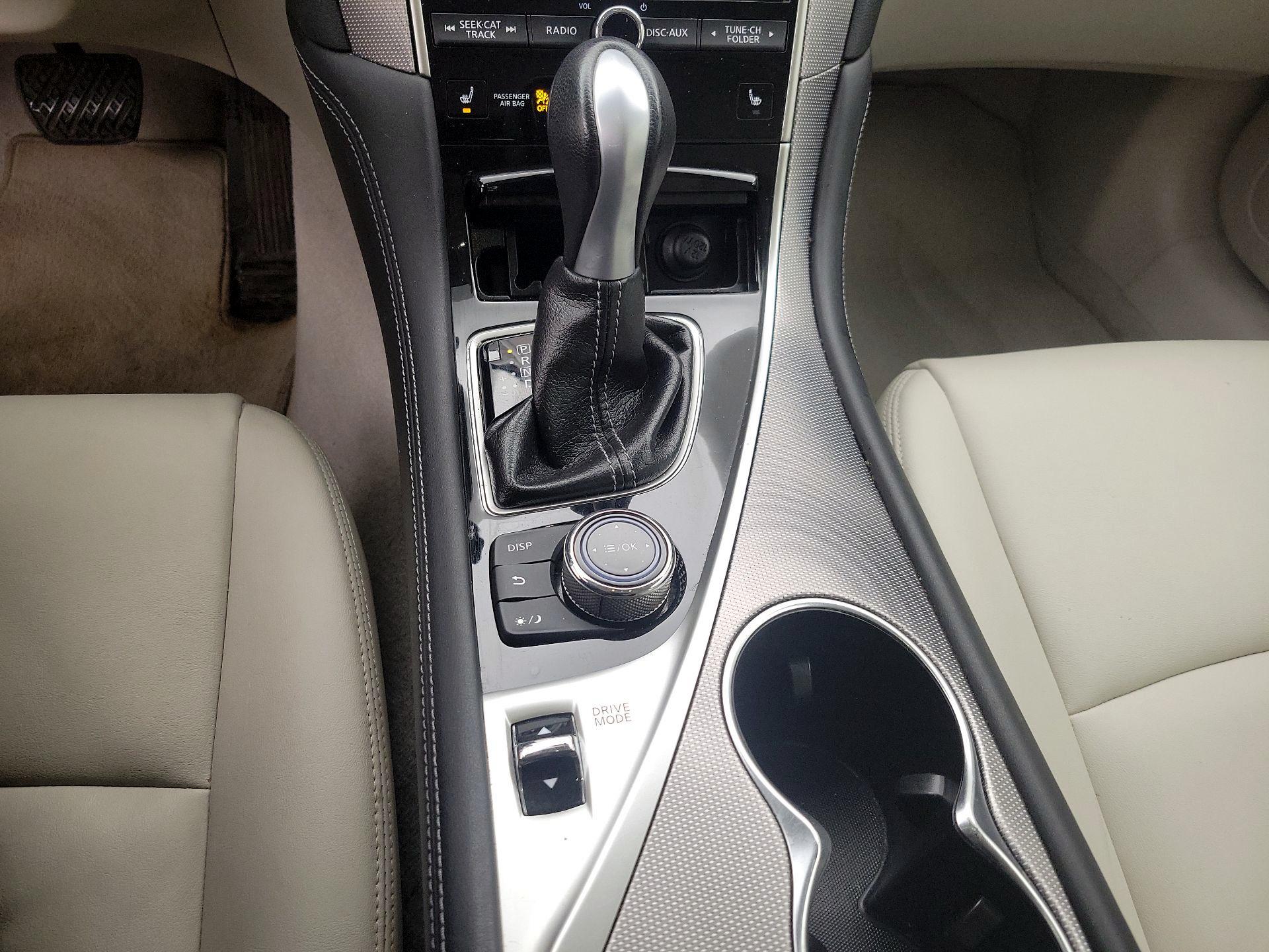 Thumbnail: 2015 INFINITI Q50 - 17