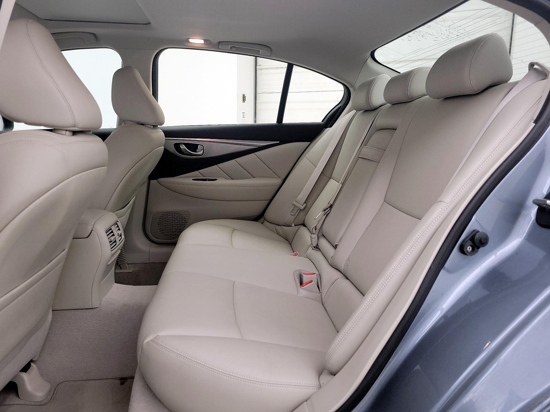 Thumbnail: 2015 INFINITI Q50 - 20