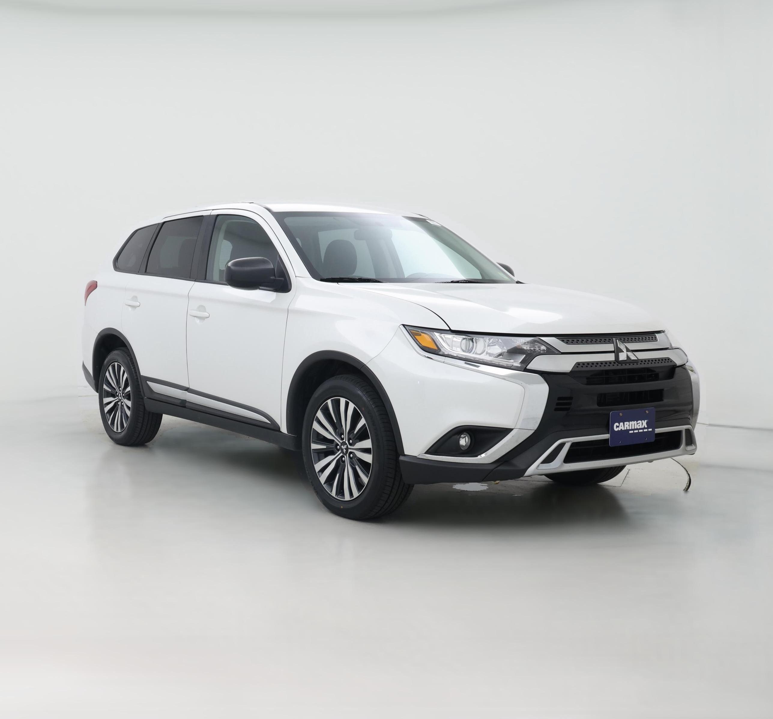 Thumbnail: 2020 Mitsubishi Outlander - 1