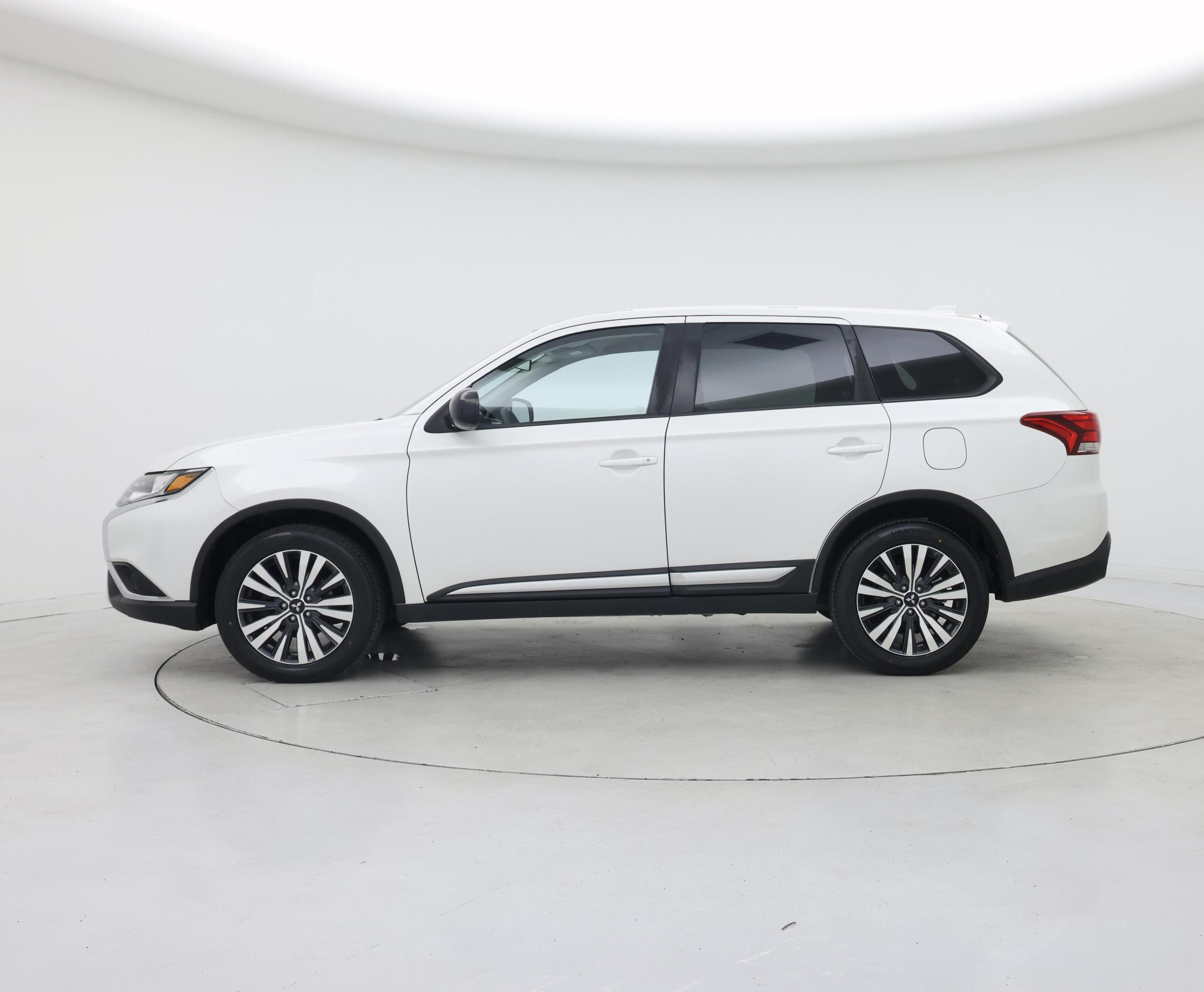 Thumbnail: 2020 Mitsubishi Outlander - 3