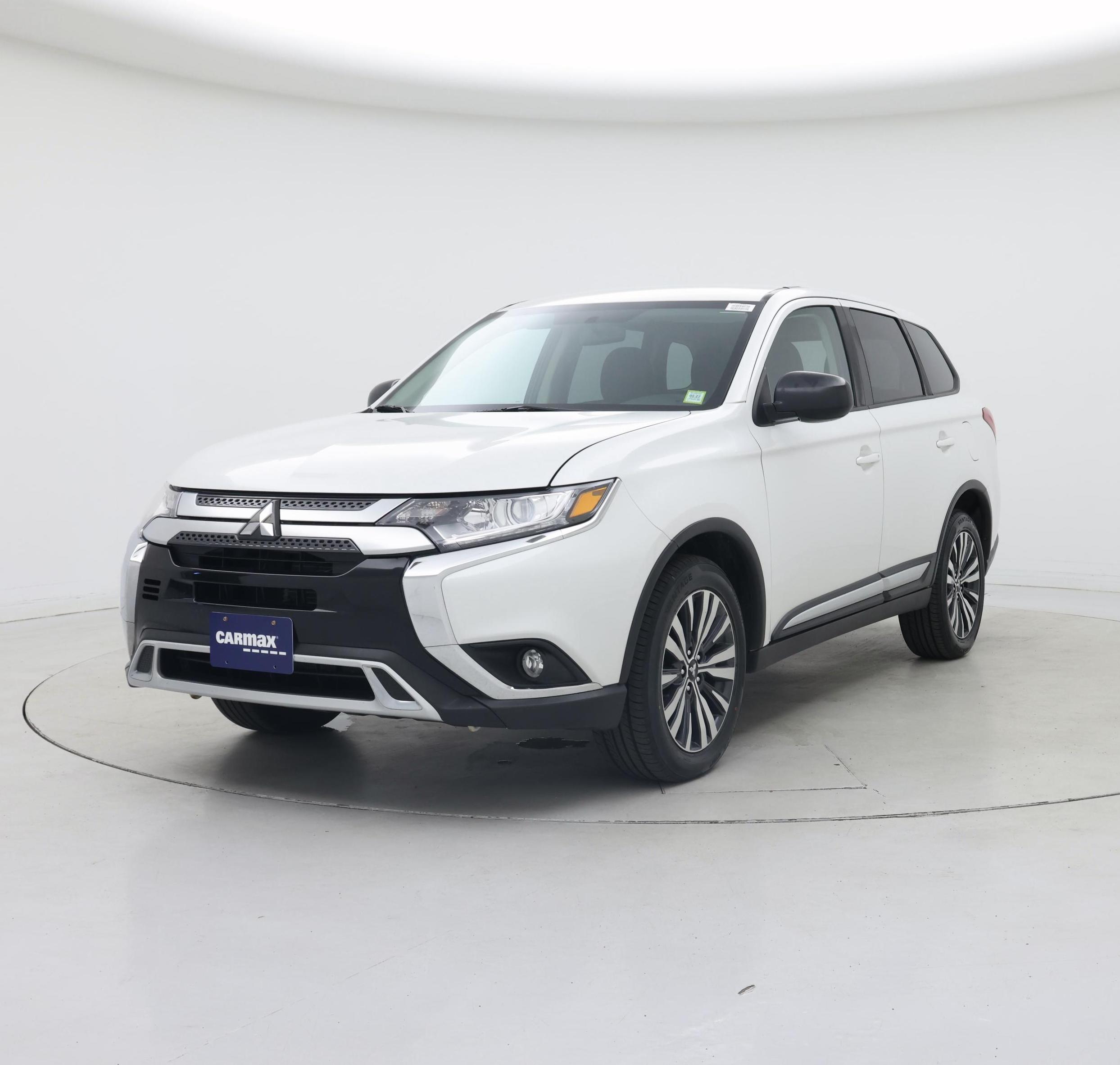 Thumbnail: 2020 Mitsubishi Outlander - 4