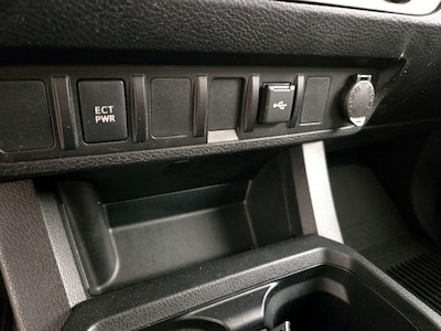 USB/AUX Ports