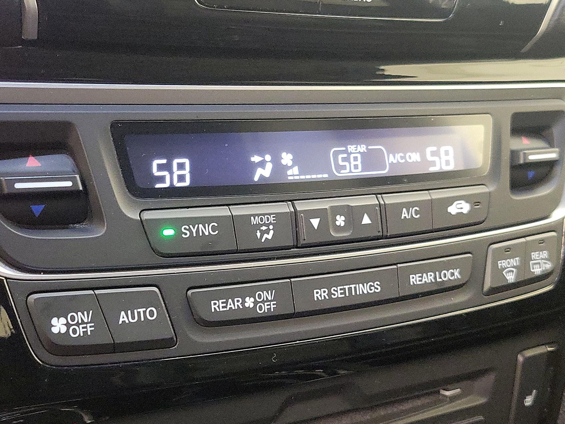 Thumbnail: 2019 Honda Pilot - 17