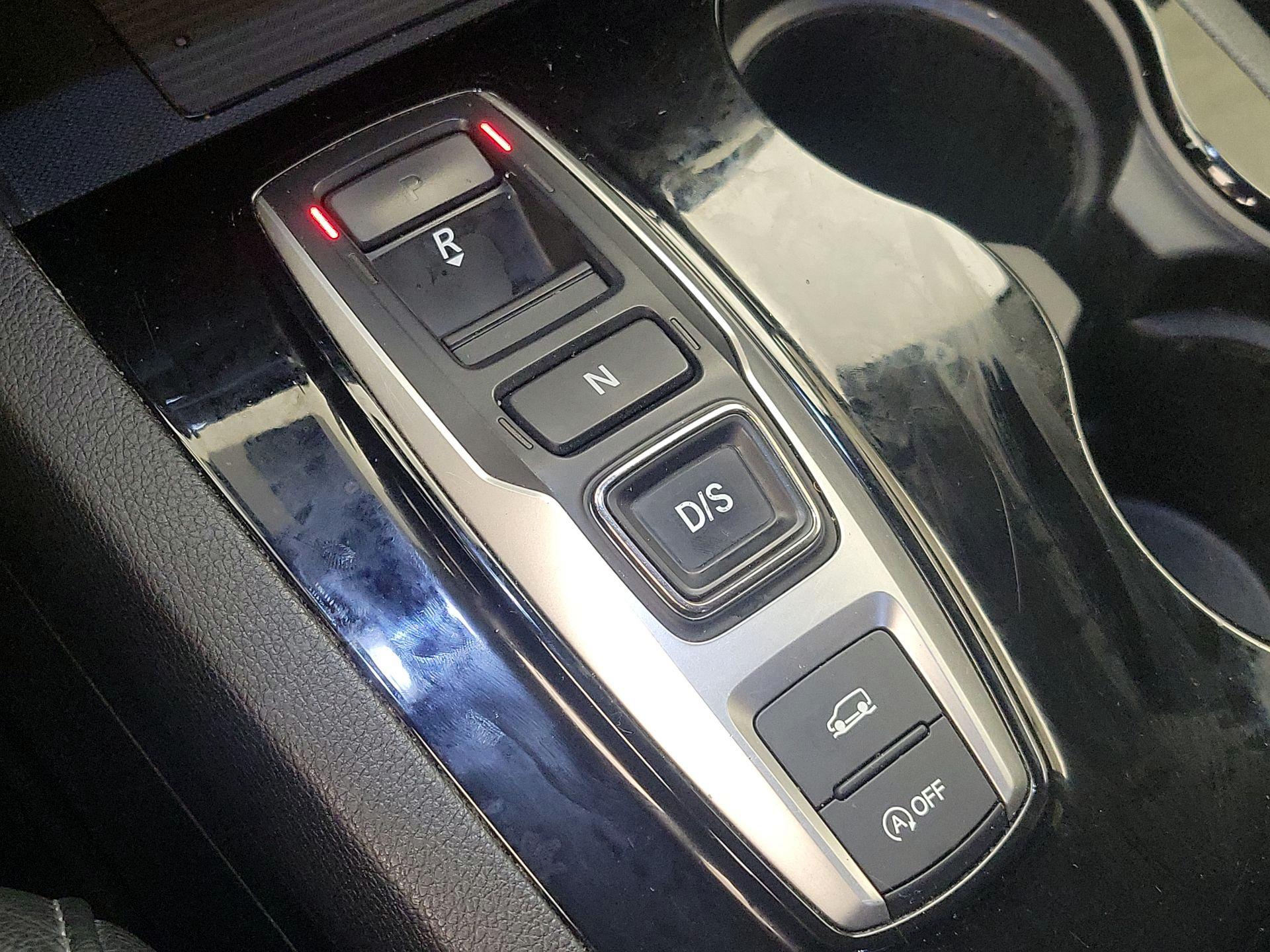 Thumbnail: 2019 Honda Pilot - 18